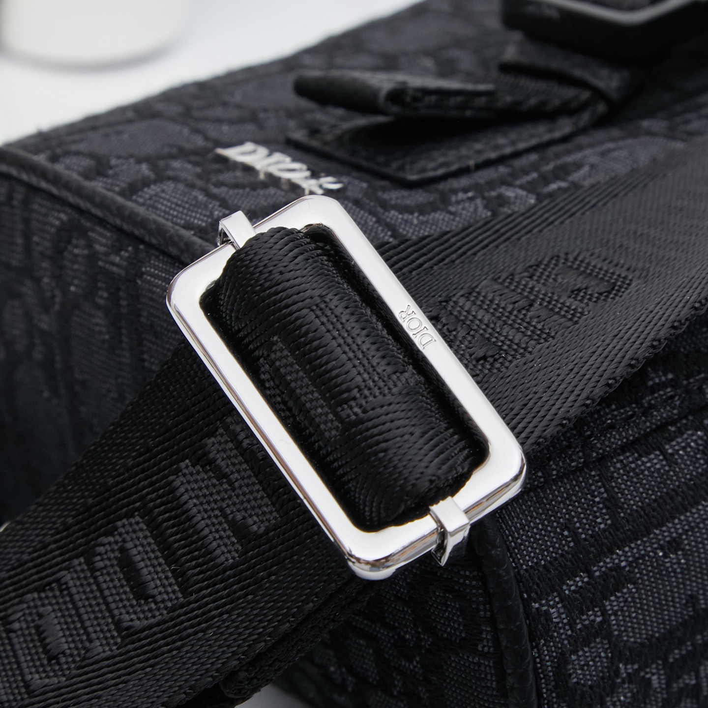 ディオール(Dior)新作 斜 めがけ バッグ  13 x 19 x 7cm