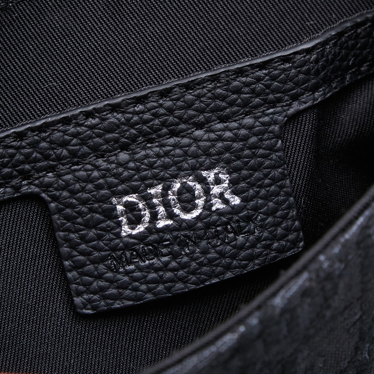 ディオール(Dior)新作 斜 めがけ バッグ  13 x 19 x 7cm