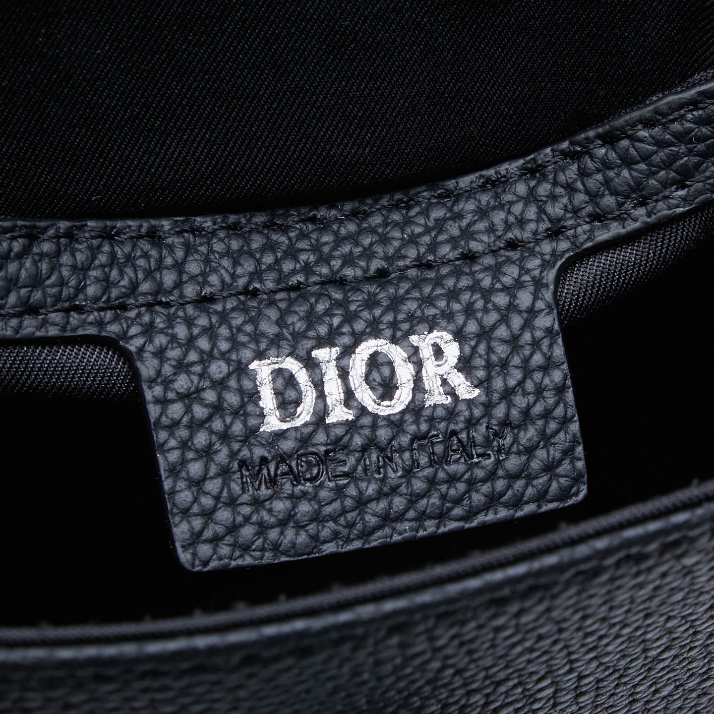 ディオール(Dior)新作 斜 めがけ バッグ  13 x 19 x 7cm