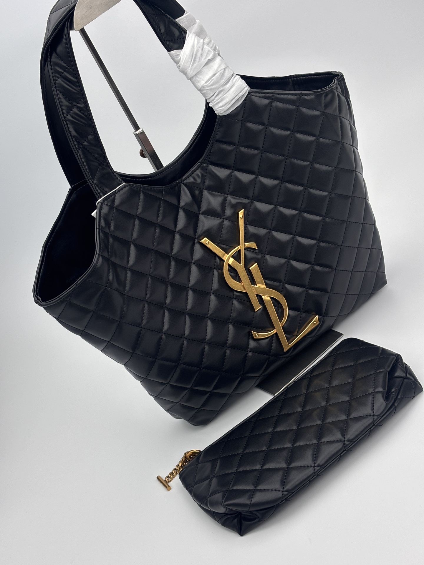 サンローラン(YSL) 新作 𝗜𝗖𝗔𝗥𝗘 バッグ 50 代 34-52x36x8cm
