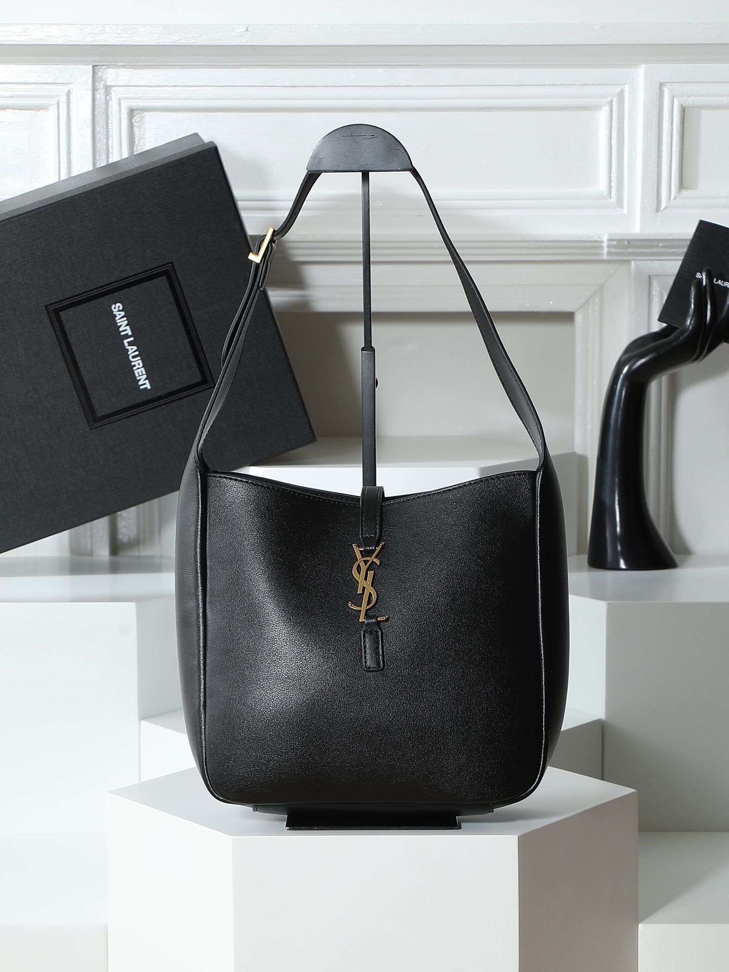 サンローラン(YSL) 人気 Le 5à7 バッグ 24×24×10cm