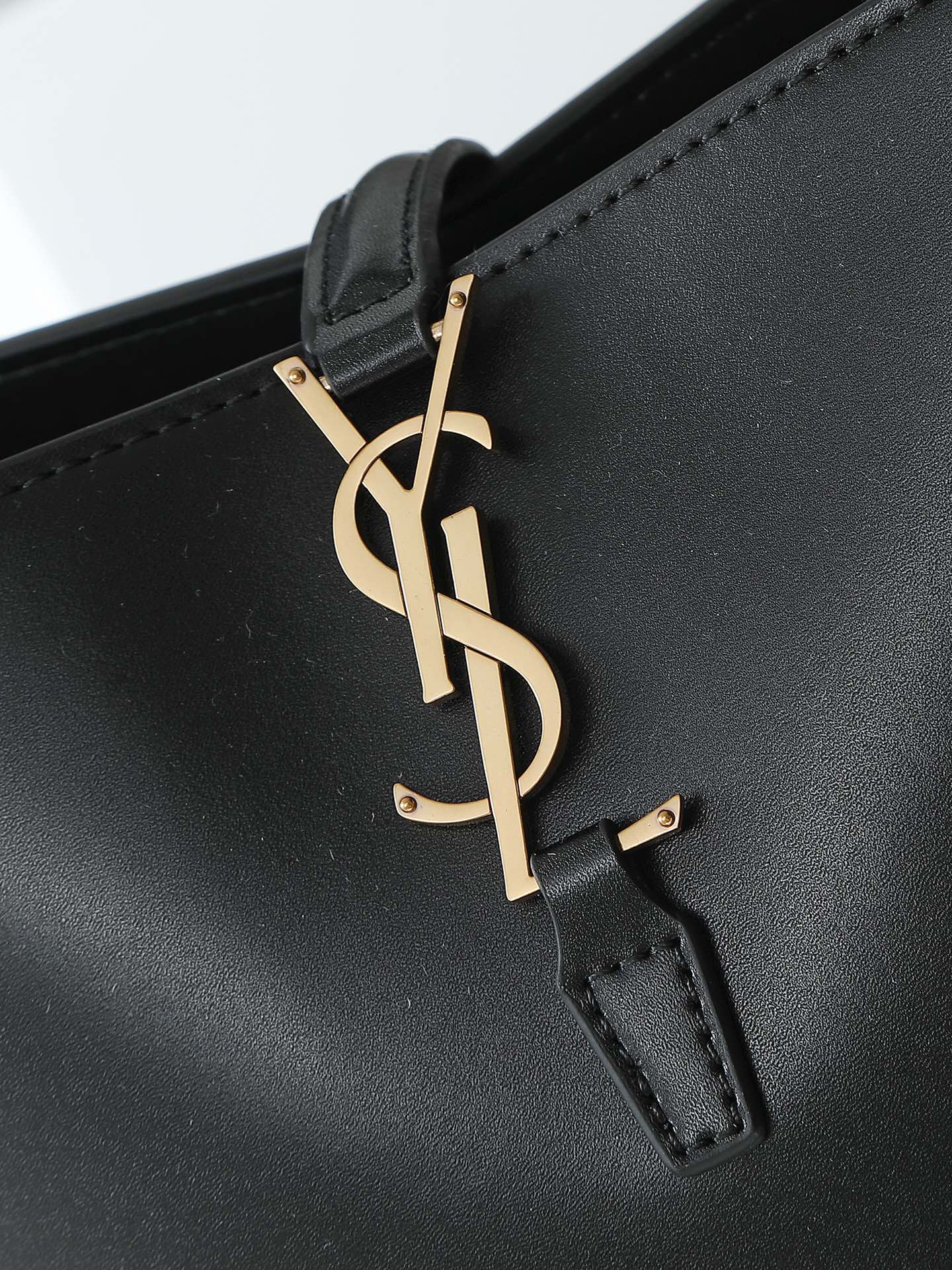 サンローラン(YSL) 人気 LE 37 バッグ 17×20×13cm