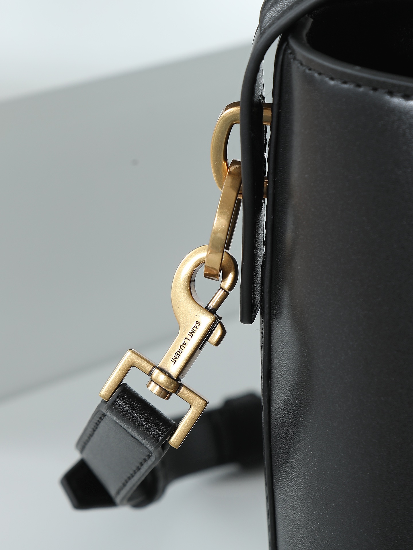 サンローラン(YSL) 人気 LE 37 バッグ 17×20×13cm