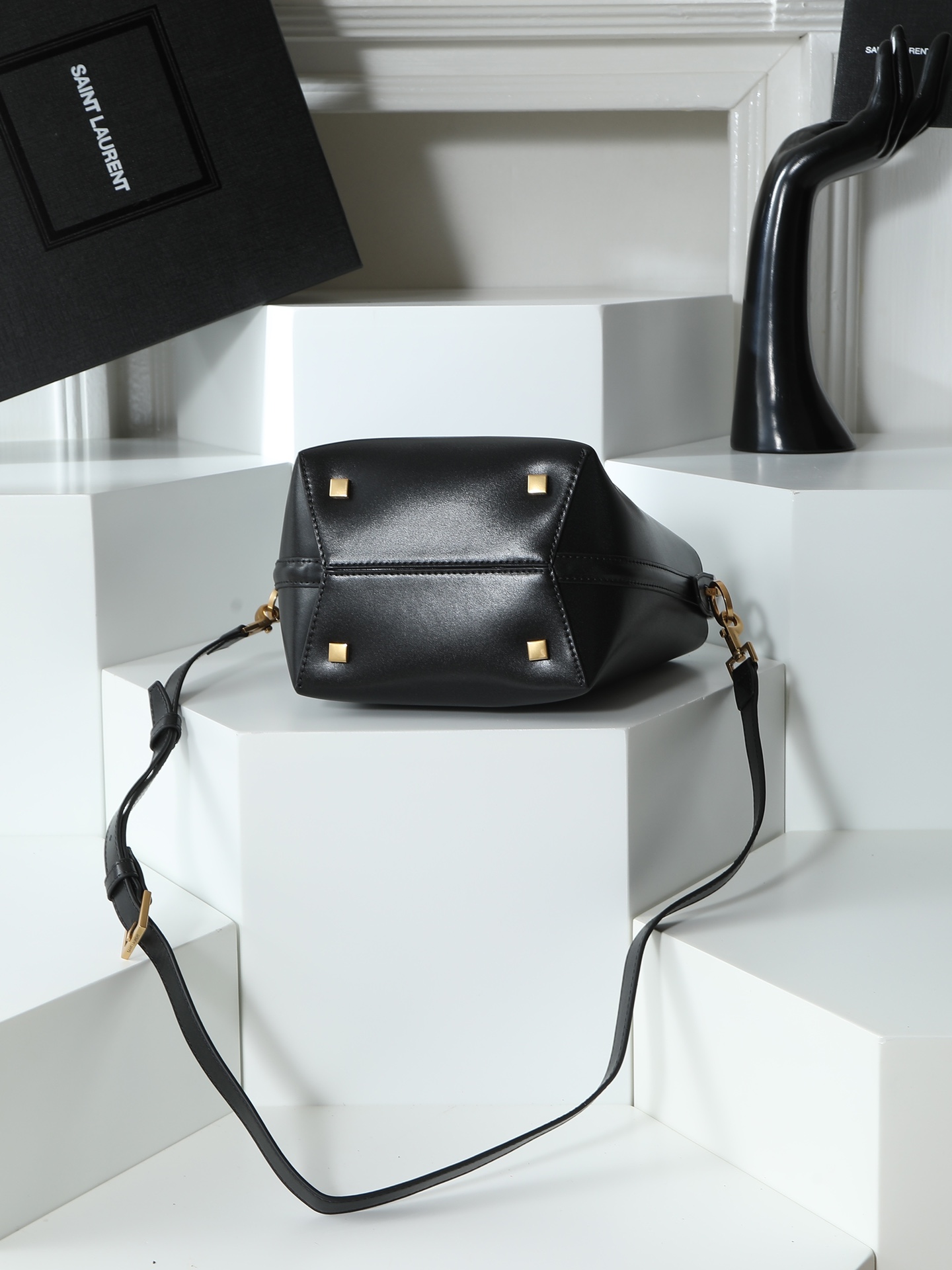 サンローラン(YSL) 人気 LE 37 バッグ 17×20×13cm