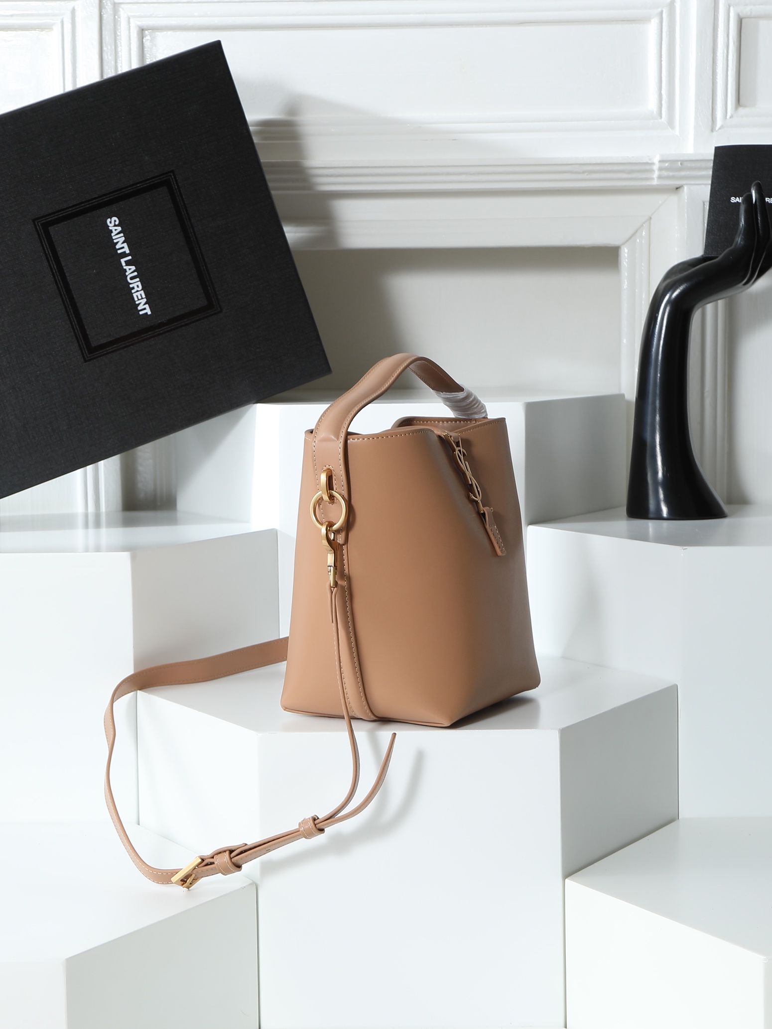 サンローラン(YSL) 人気 LE 37 バッグ 17×20×13cm