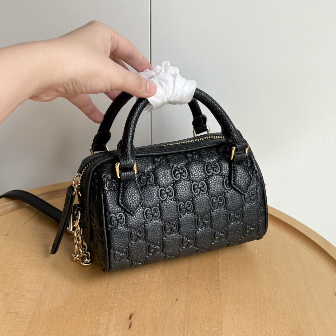 グッチ(GUCCI) GG  斜 めがけ バッグ 16.5X10X8cm
