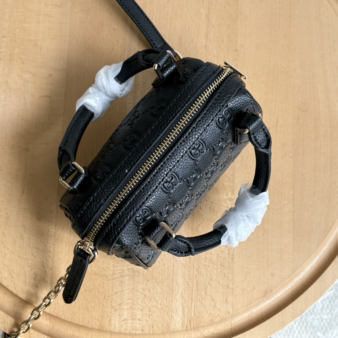 グッチ(GUCCI) GG  斜 めがけ バッグ 16.5X10X8cm