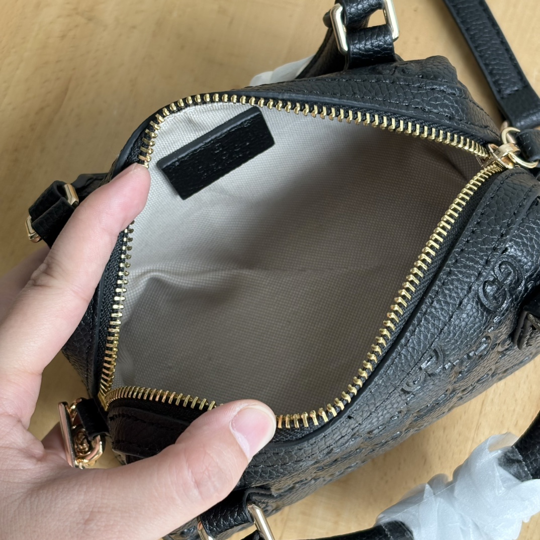 グッチ(GUCCI) GG  斜 めがけ バッグ 16.5X10X8cm