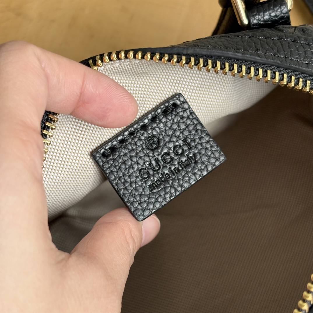 グッチ(GUCCI) GG  斜 めがけ バッグ 16.5X10X8cm
