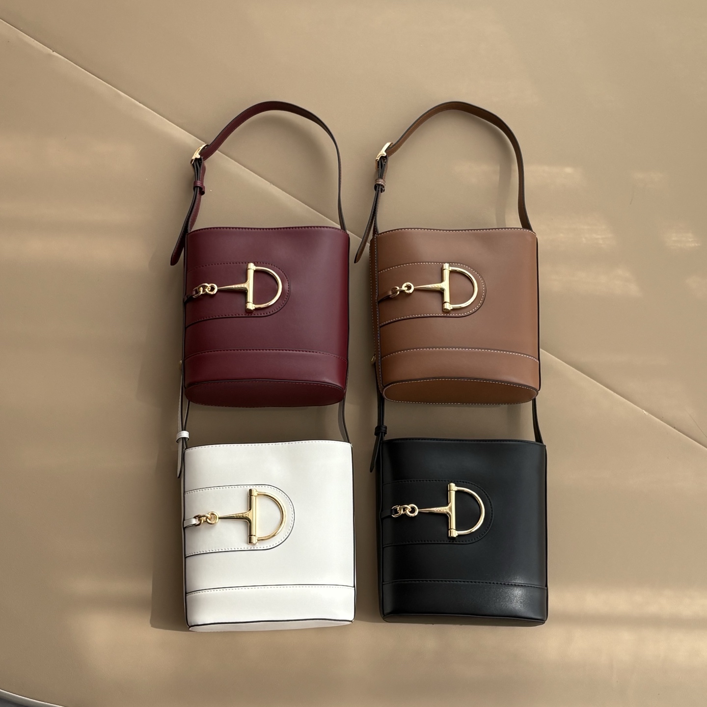 グッチ(GUCCI) GG ハンドル バッグ 18.5x20x8.5cm
