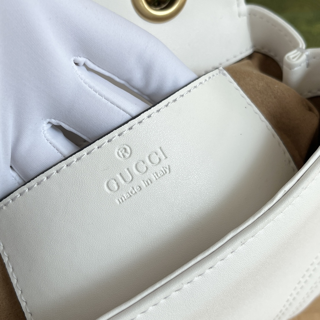 グッチ(GUCCI) GG 斜 めがけ バッグ 18X13.5X8cm