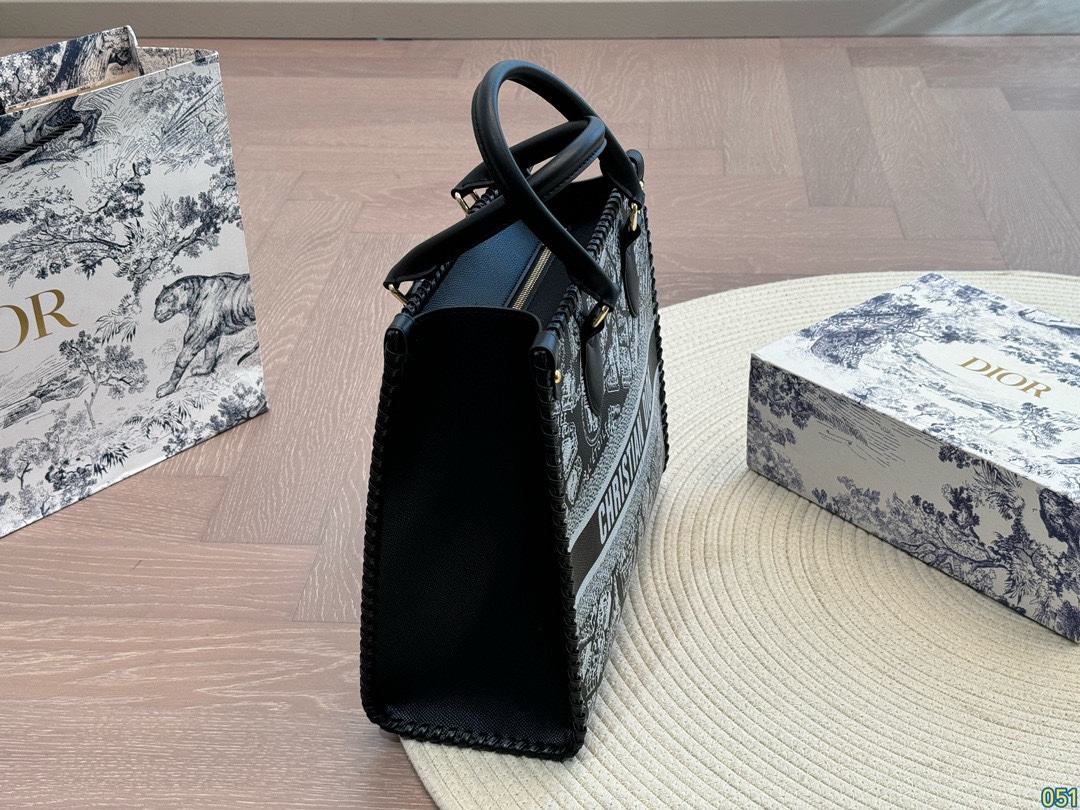 ディオール(Dior)  バッグ  32X28cm