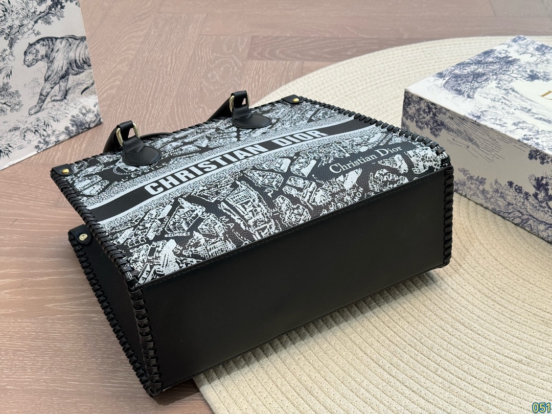 ディオール(Dior)  バッグ  32X28cm