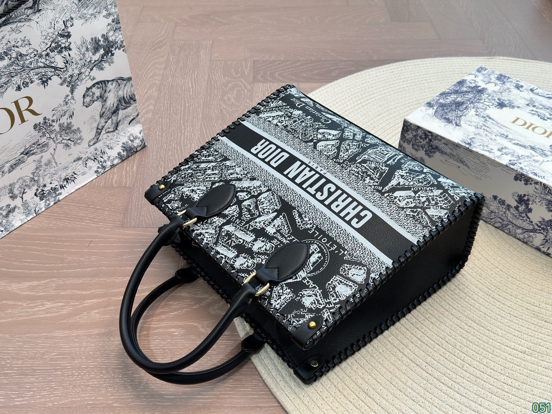 ディオール(Dior)  バッグ  32X28cm