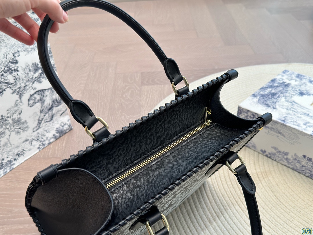 ディオール(Dior)  バッグ  32X28cm