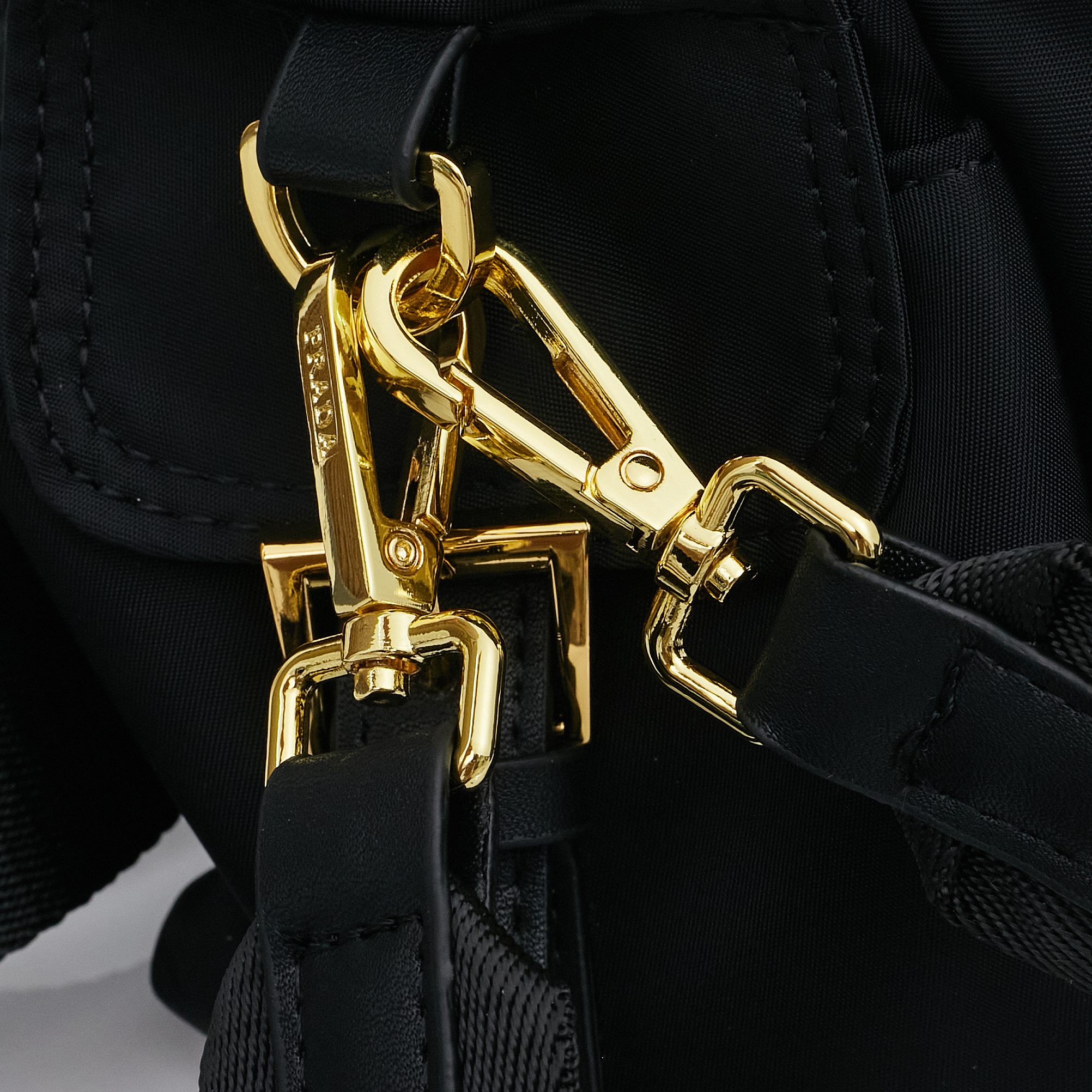 PRADA(プラダ) ナイロン 肩掛け バッグ 22x14x10cm