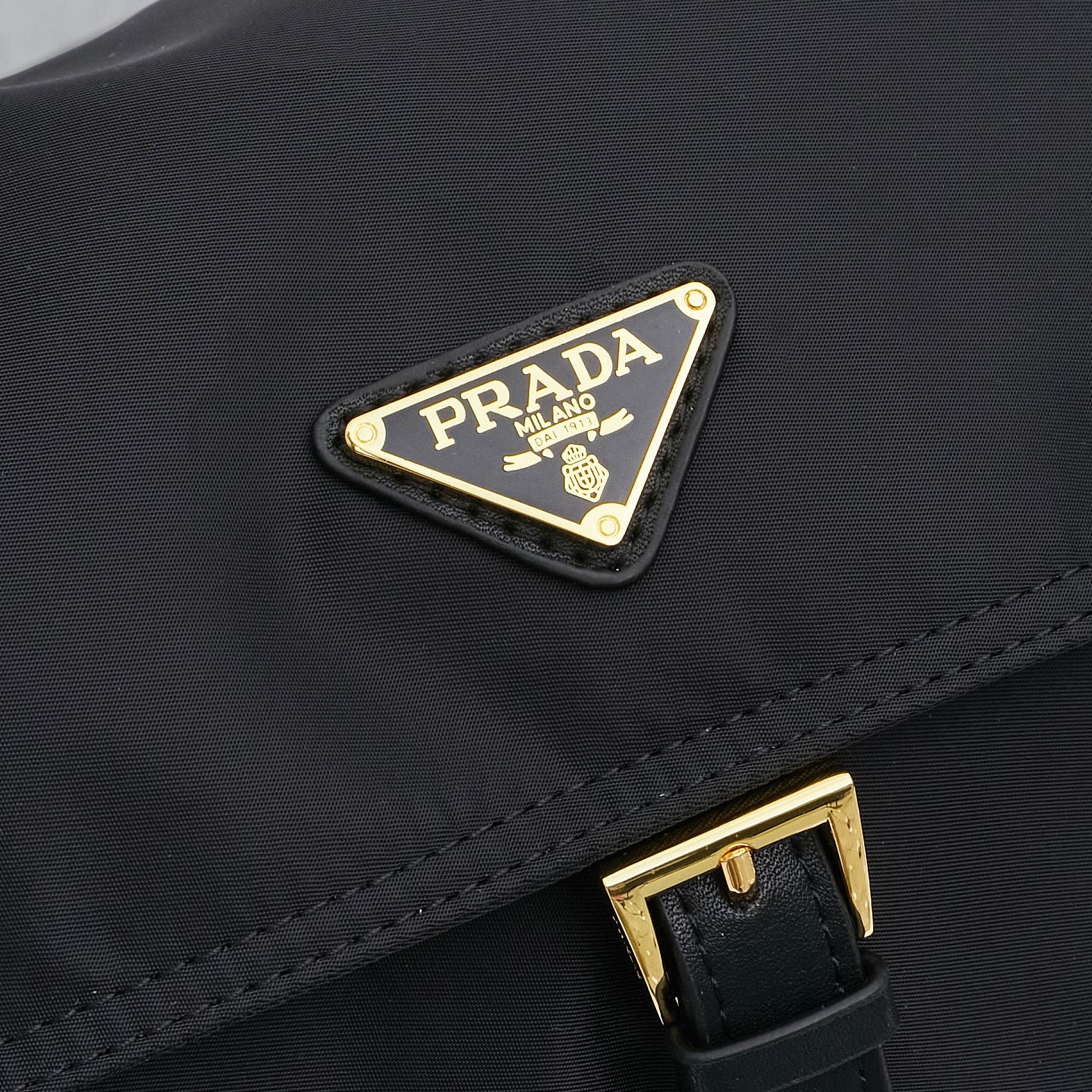 PRADA(プラダ) ナイロン 肩掛け バッグ 28x22x11cm