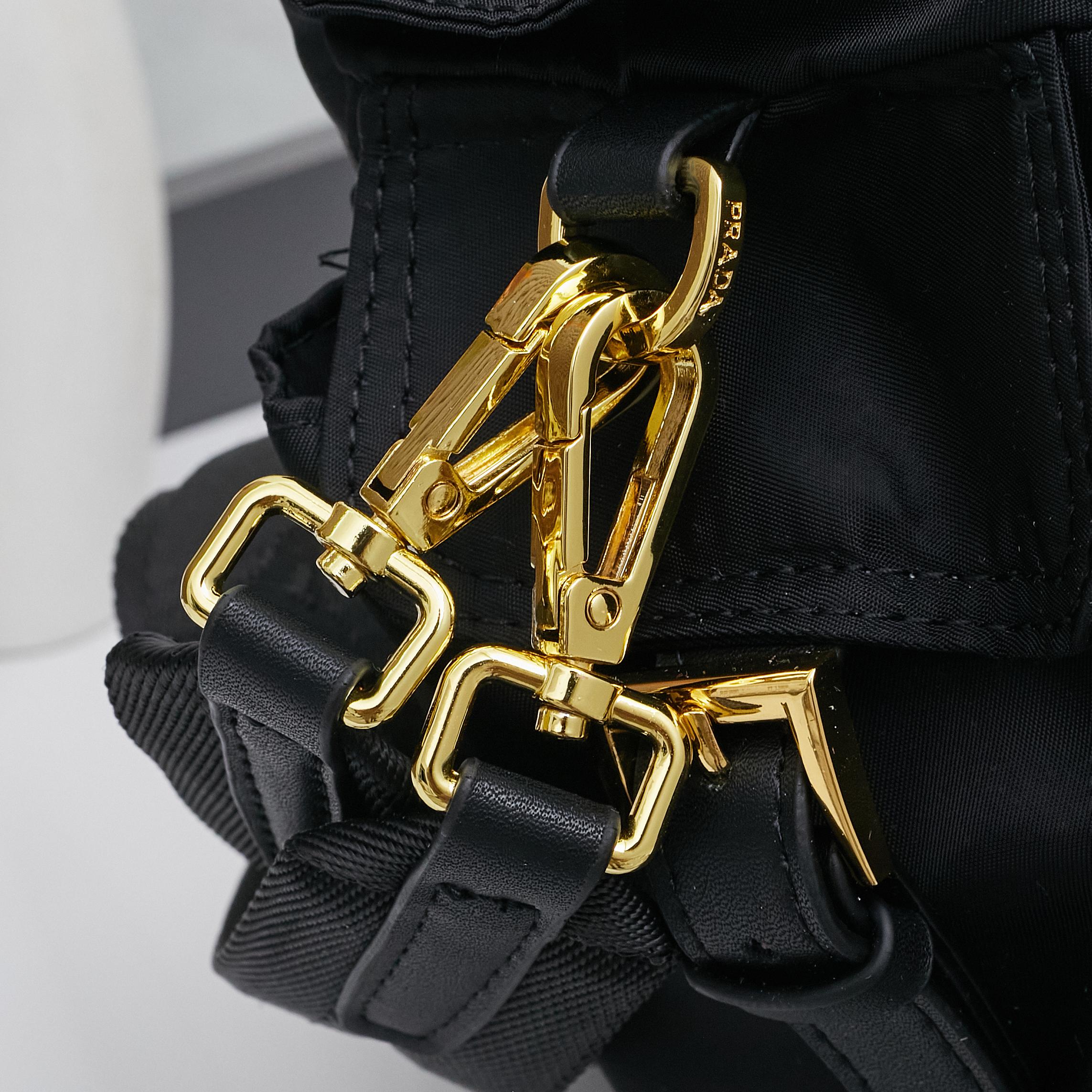 PRADA(プラダ) ナイロン 肩掛け バッグ 28x22x11cm