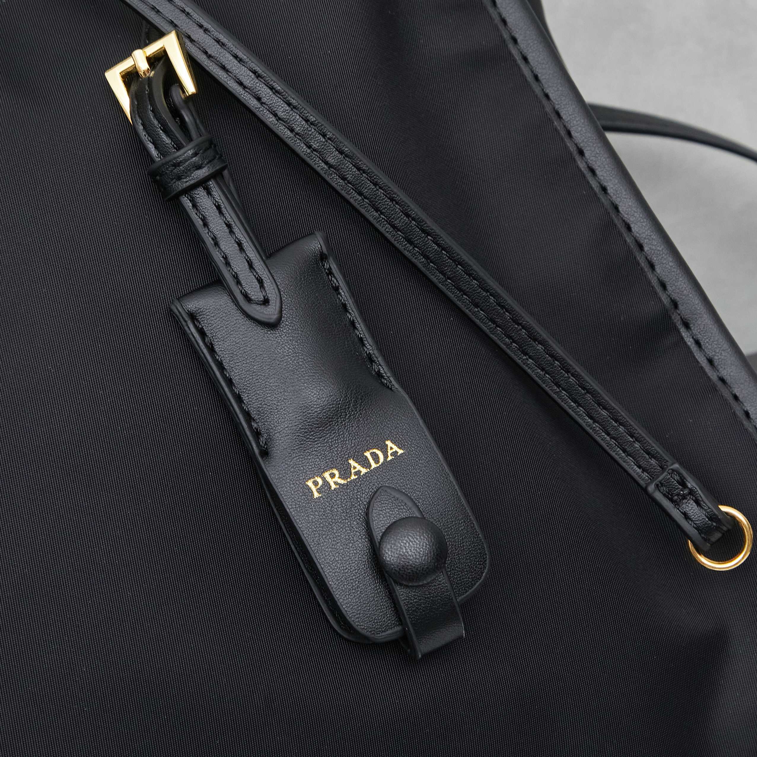 PRADA(プラダ)  トート バッグ 黒 23x28x15cm