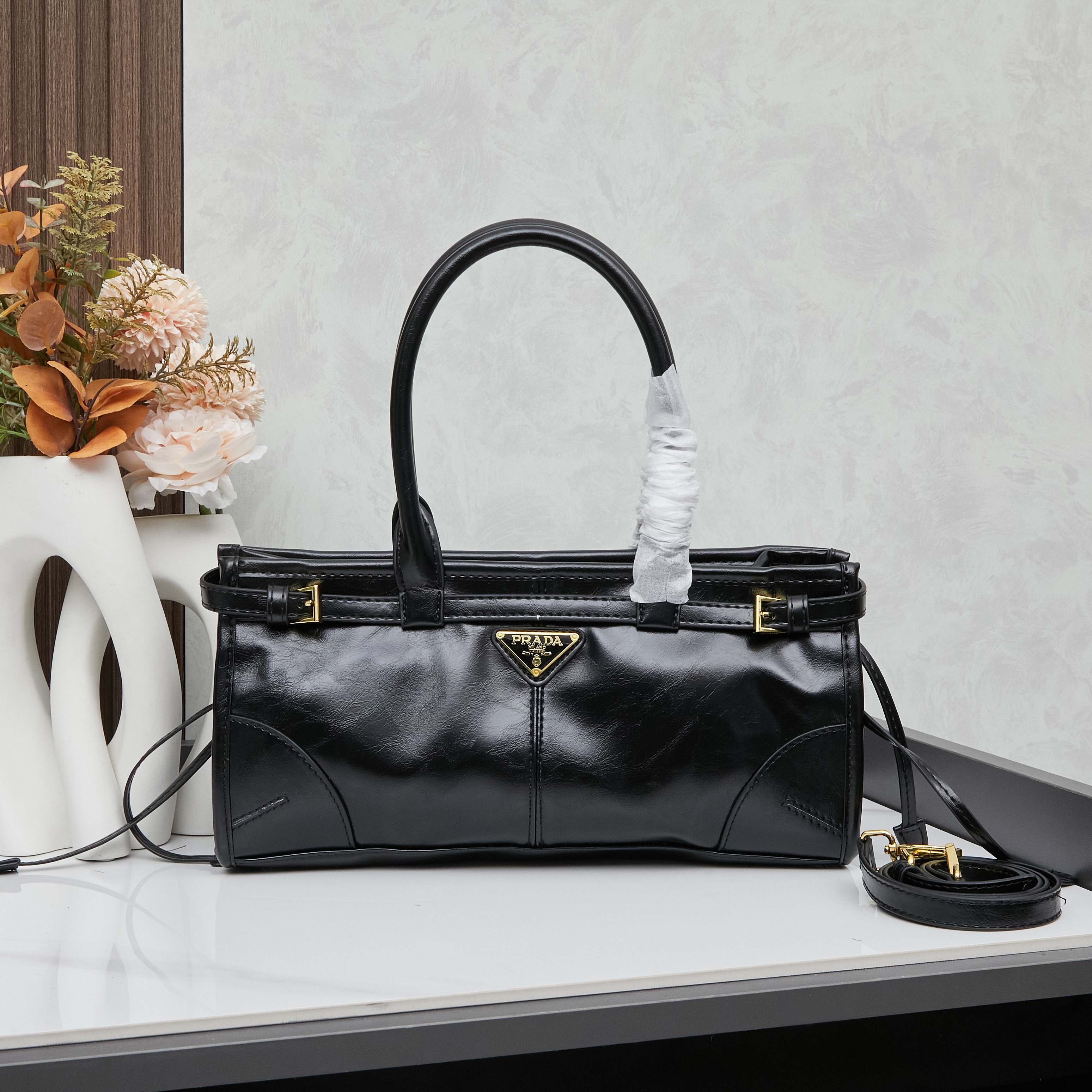 PRADA(プラダ)  肩掛け バッグ 黒 32x15x11cm