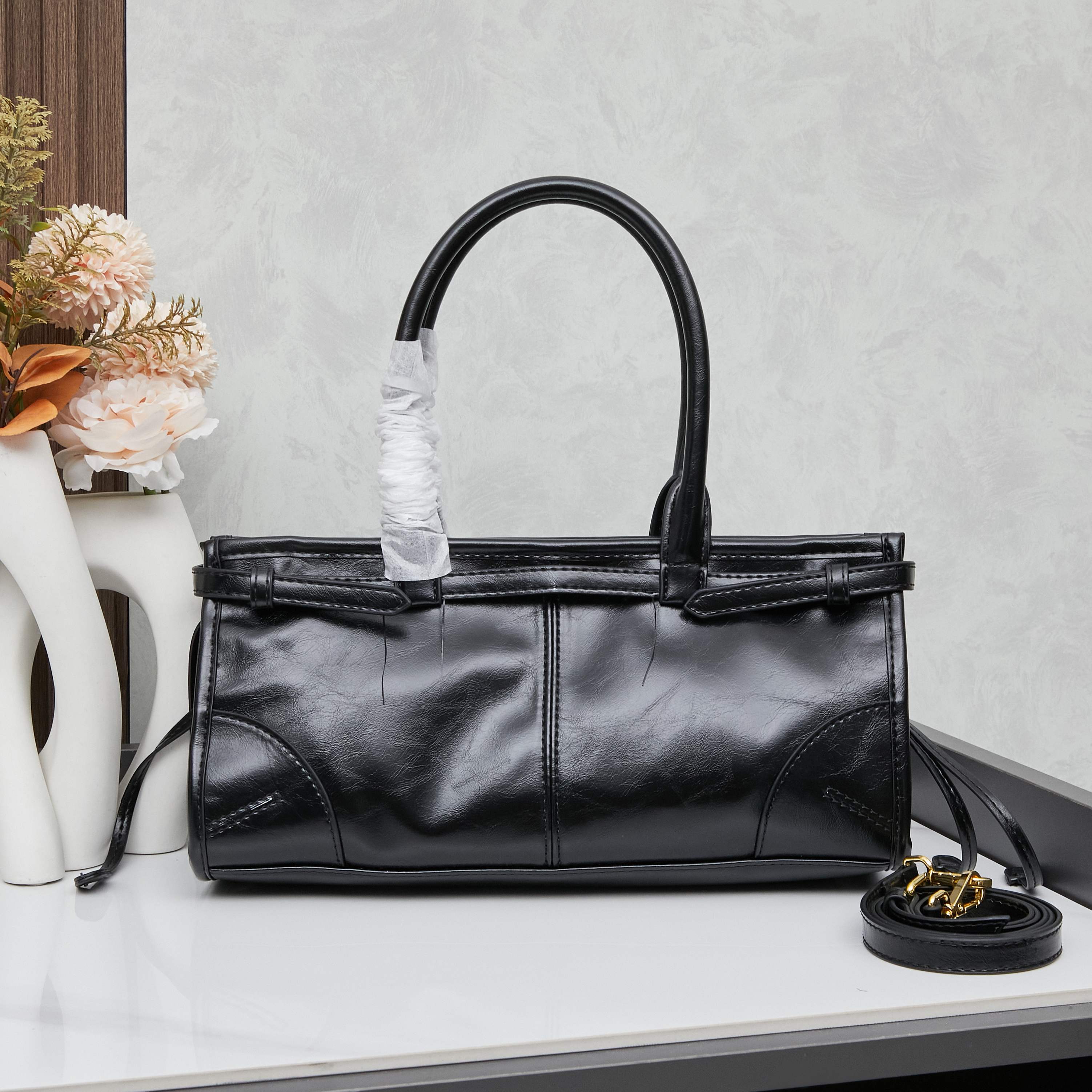 PRADA(プラダ)  肩掛け バッグ 黒 32x15x11cm