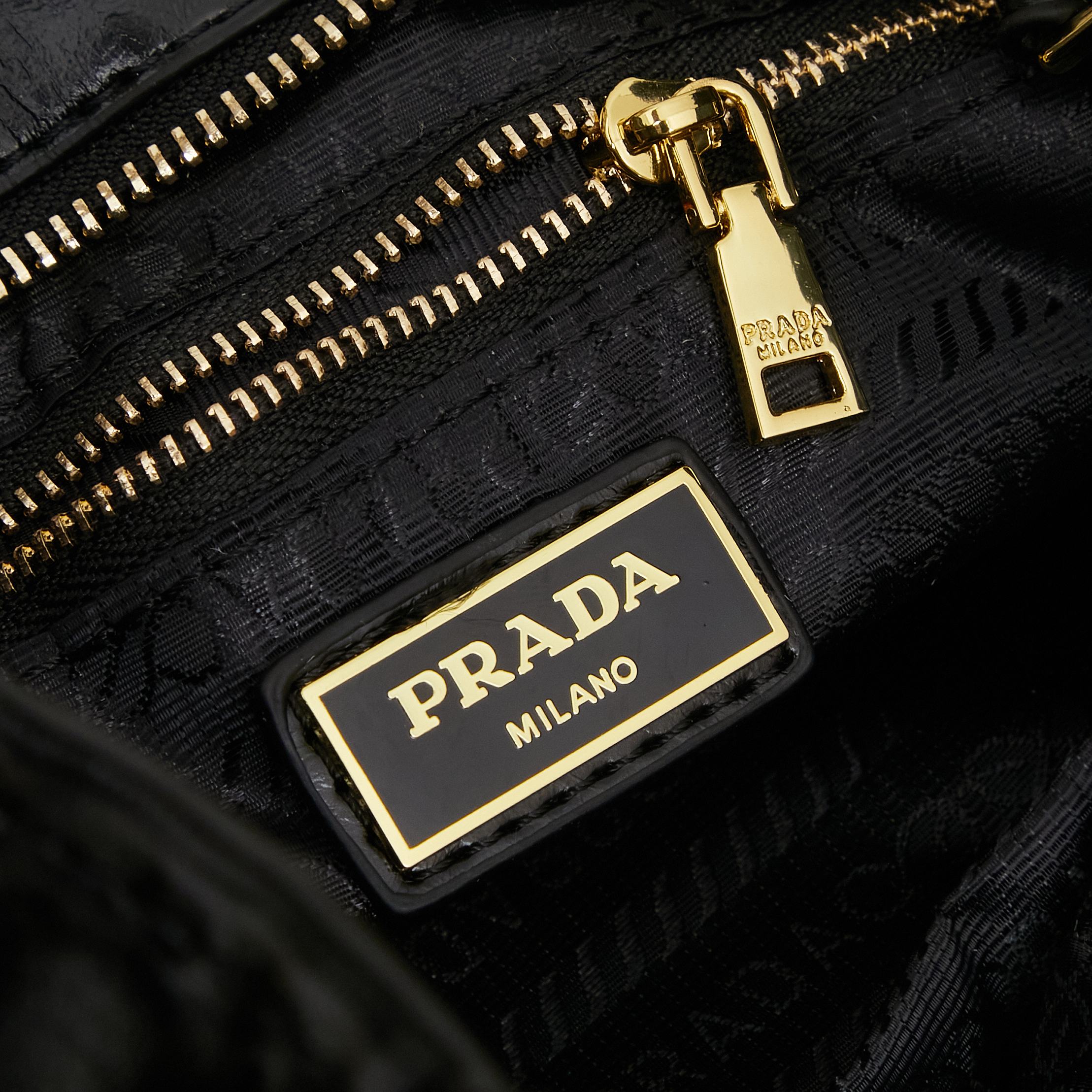 PRADA(プラダ)  肩掛け バッグ 黒 32x15x11cm