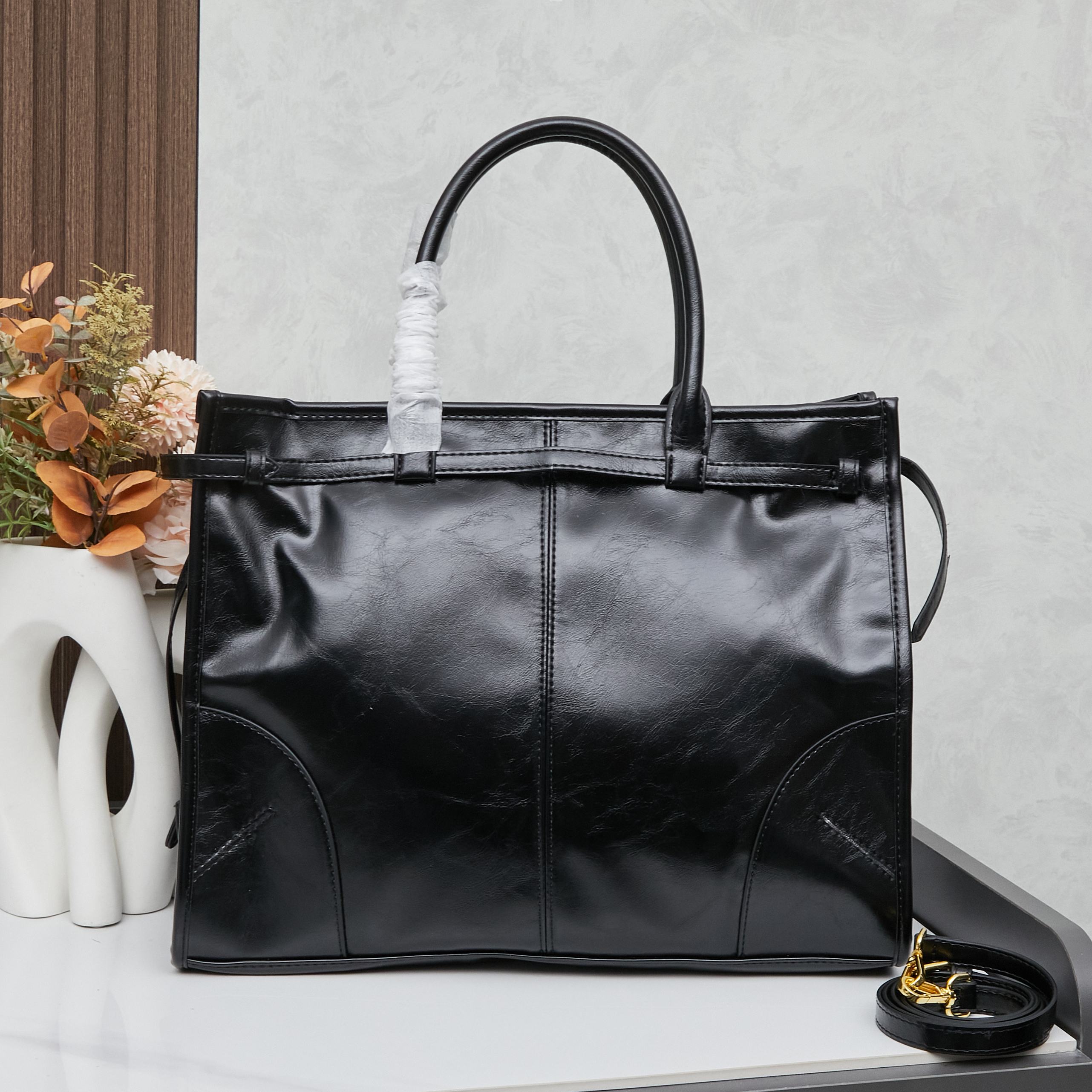 PRADA(プラダ)  肩掛け バッグ 黒 38x24x12cm