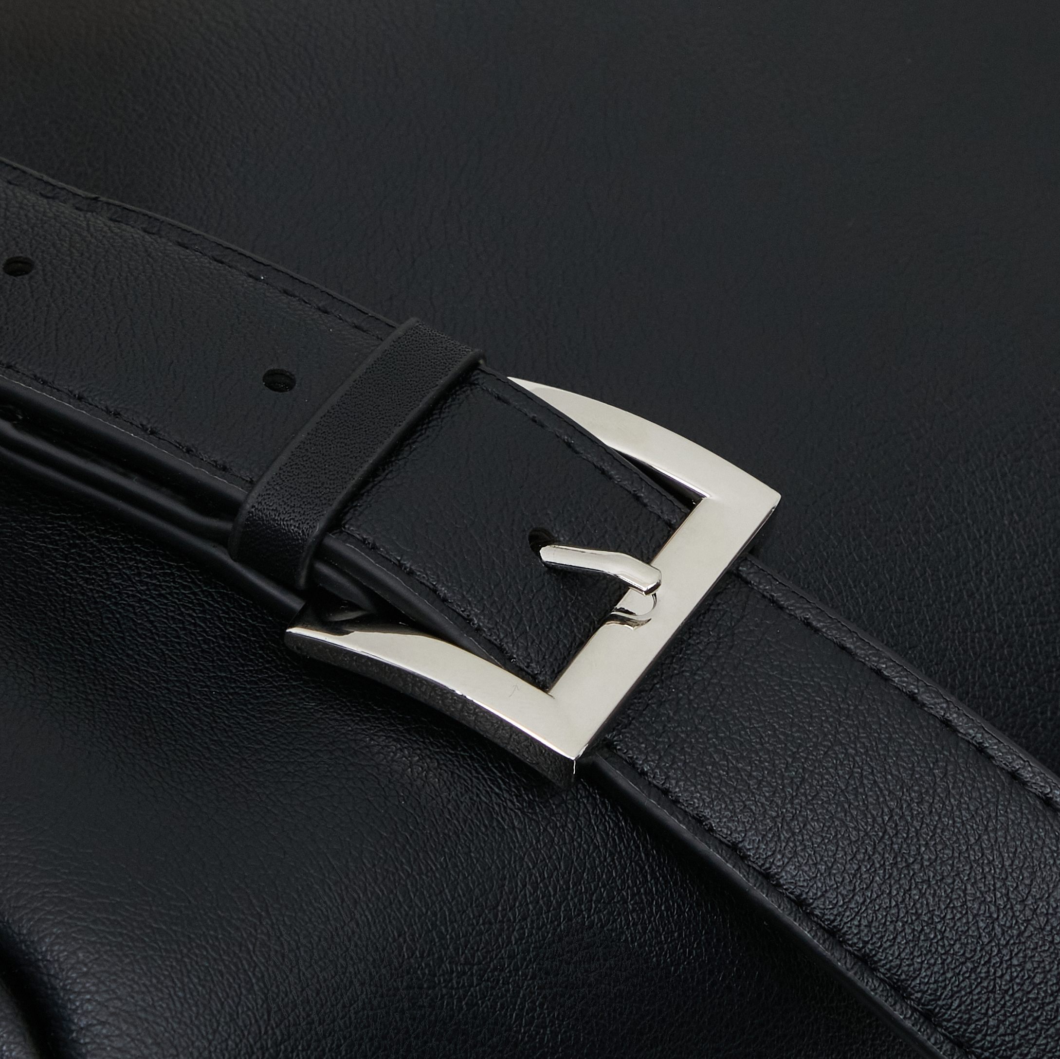 PRADA(プラダ)  肩掛け バッグ 黒 36x16x16cm