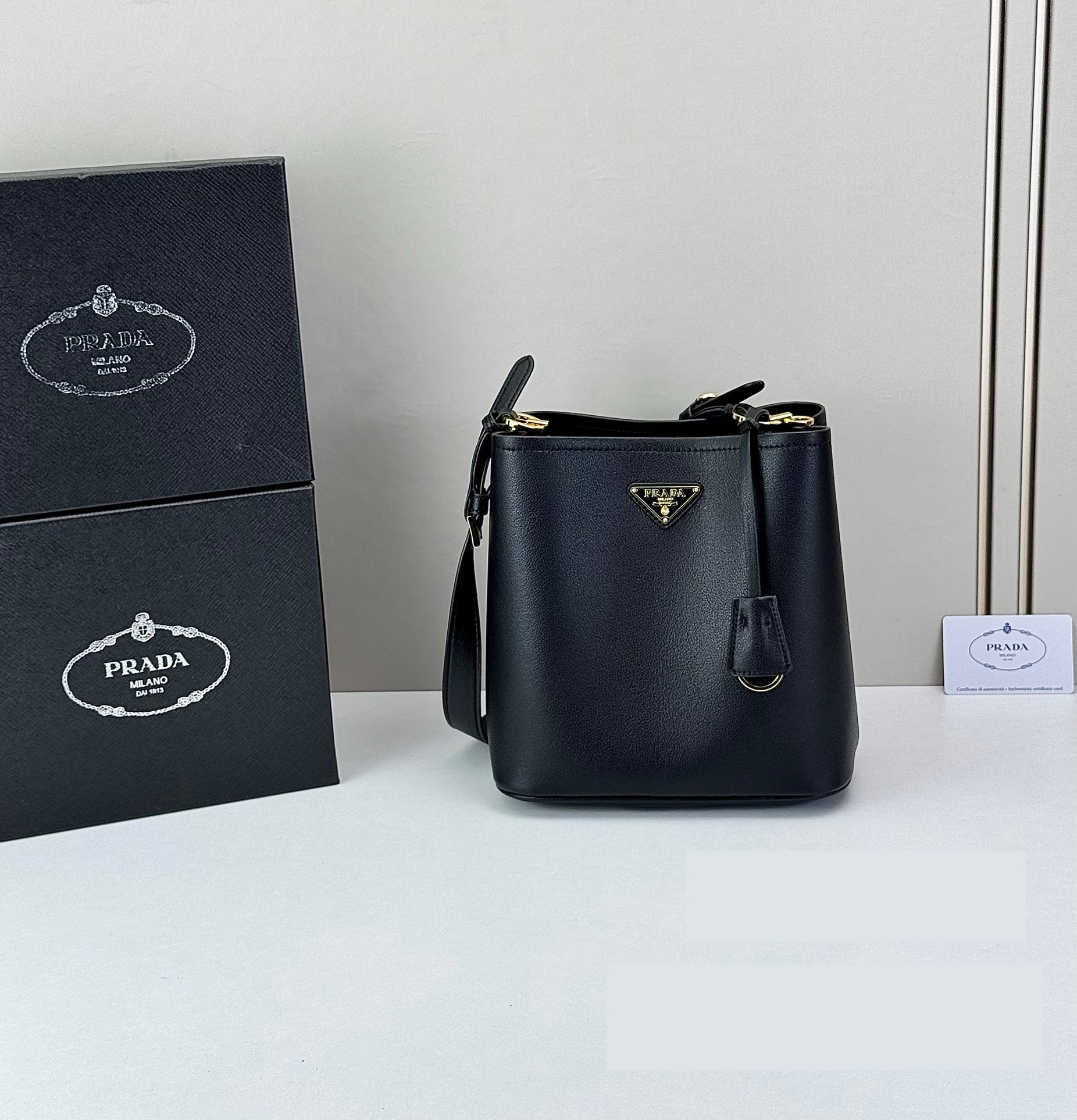 PRADA(プラダ)  新作 肩掛け バッグ 22x22x10cm