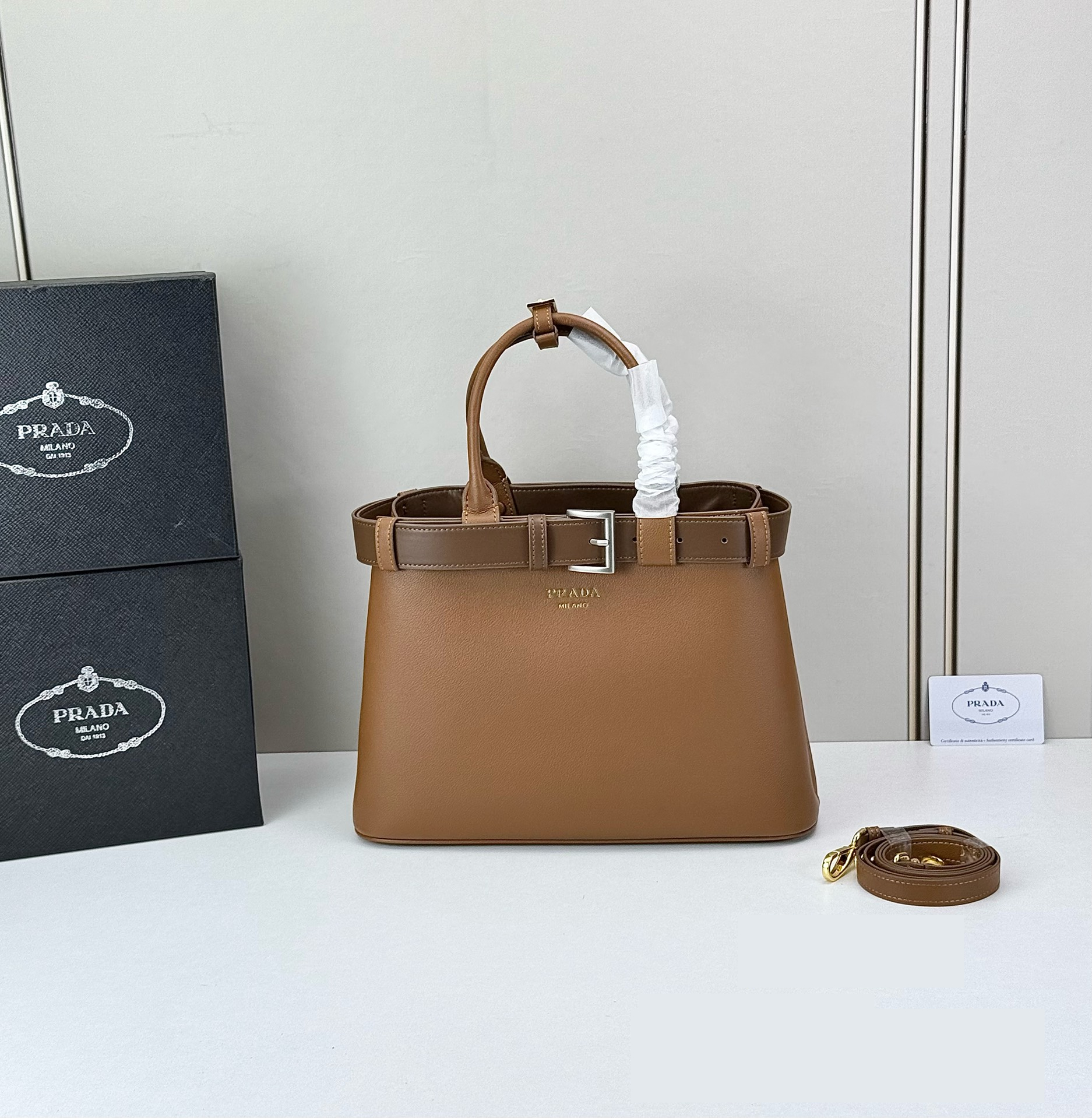PRADA(プラダ)  新作 手提げ バッグ 33x23x11cm