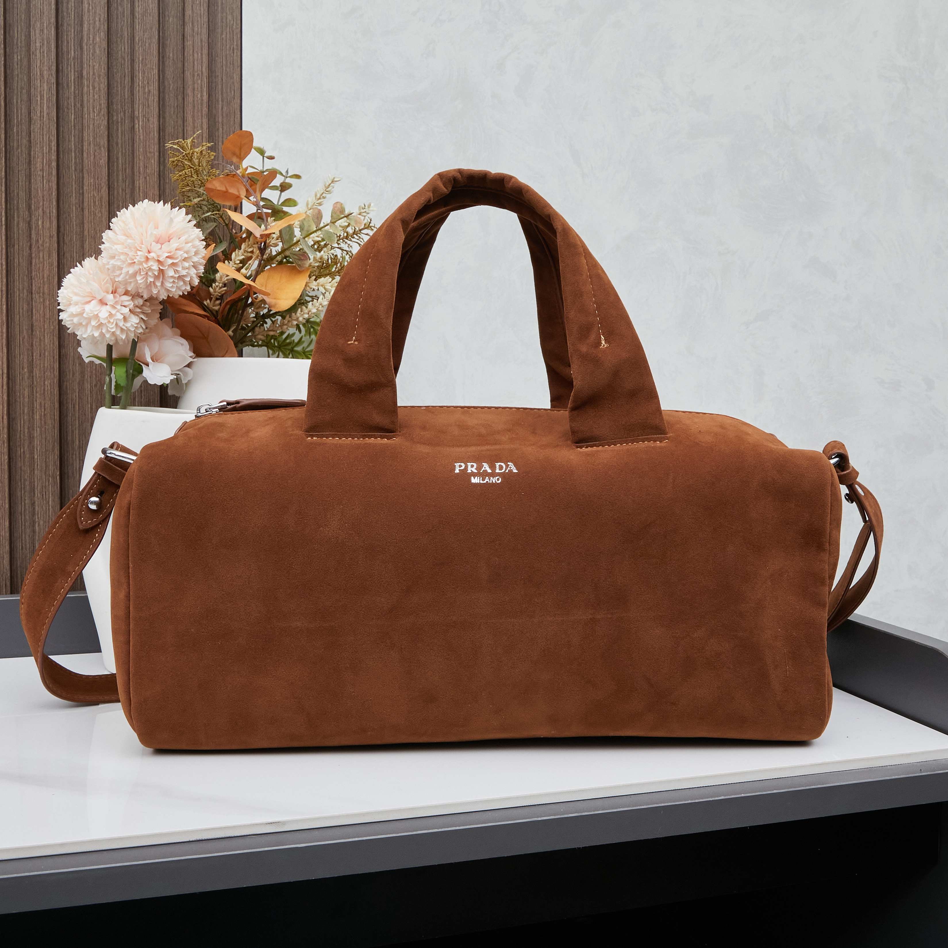 PRADA(プラダ)  肩掛け バッグ ダチョウ 36x16x16cm