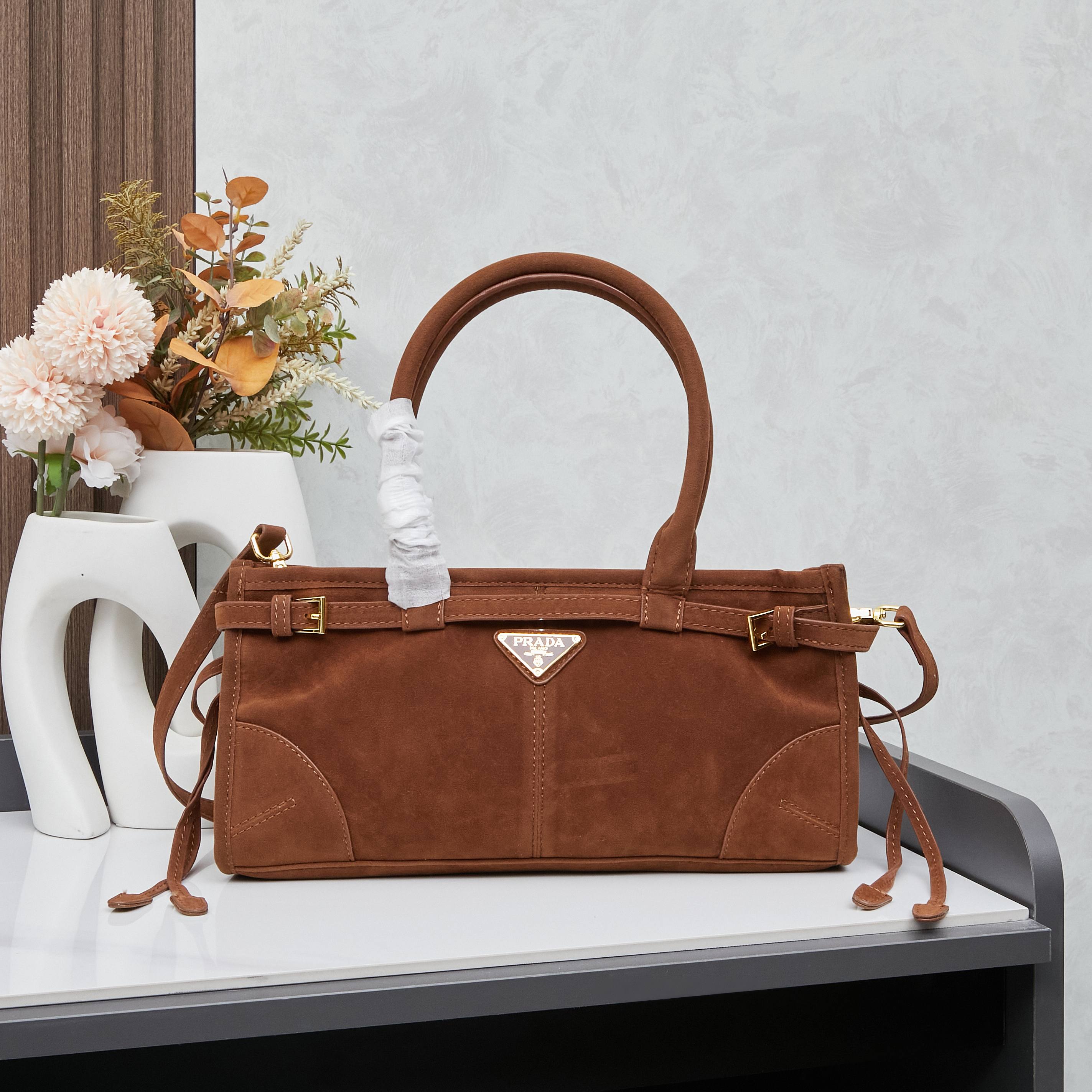 PRADA(プラダ)  肩掛け バッグ 32x15x11cm