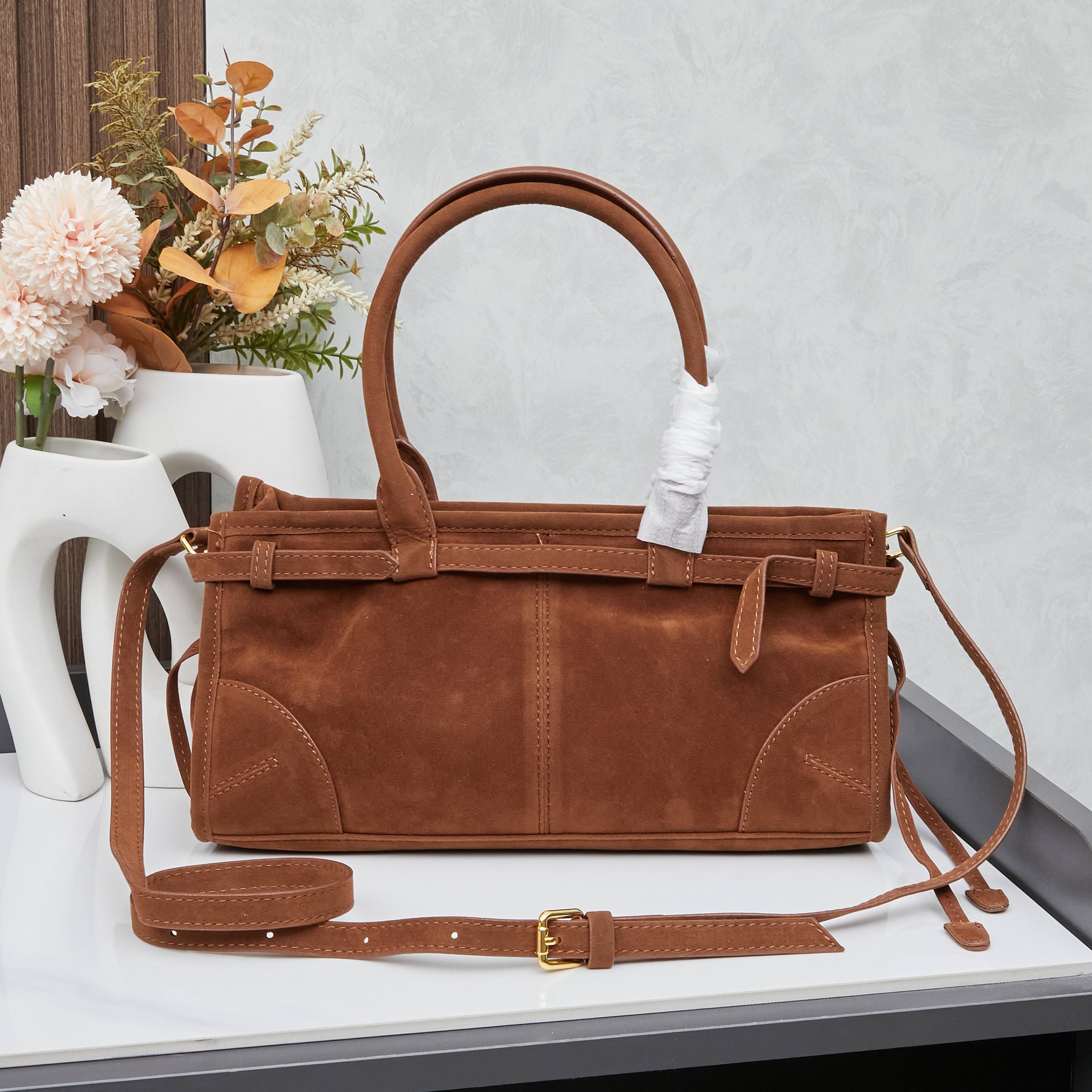 PRADA(プラダ)  肩掛け バッグ 32x15x11cm