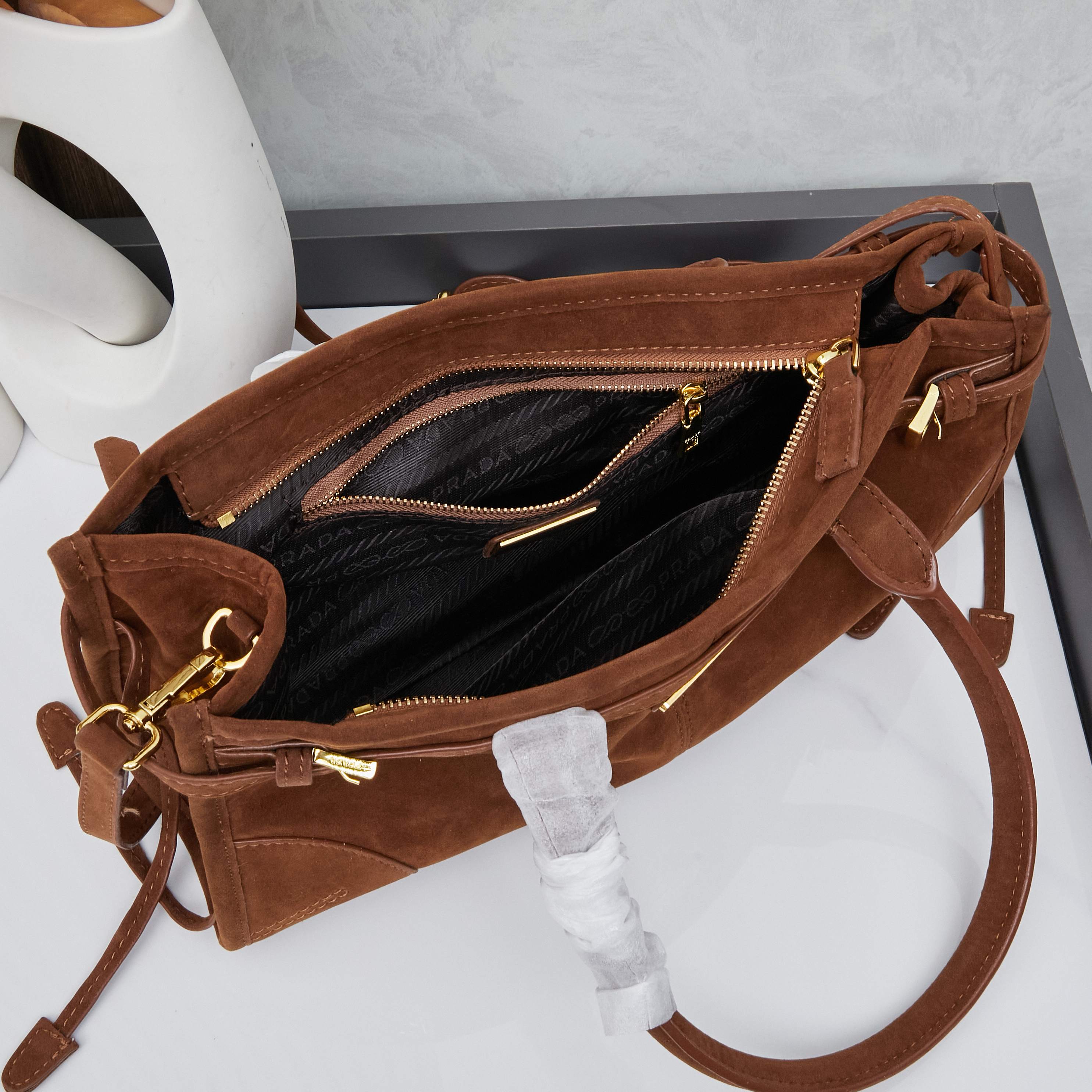 PRADA(プラダ)  肩掛け バッグ 32x15x11cm