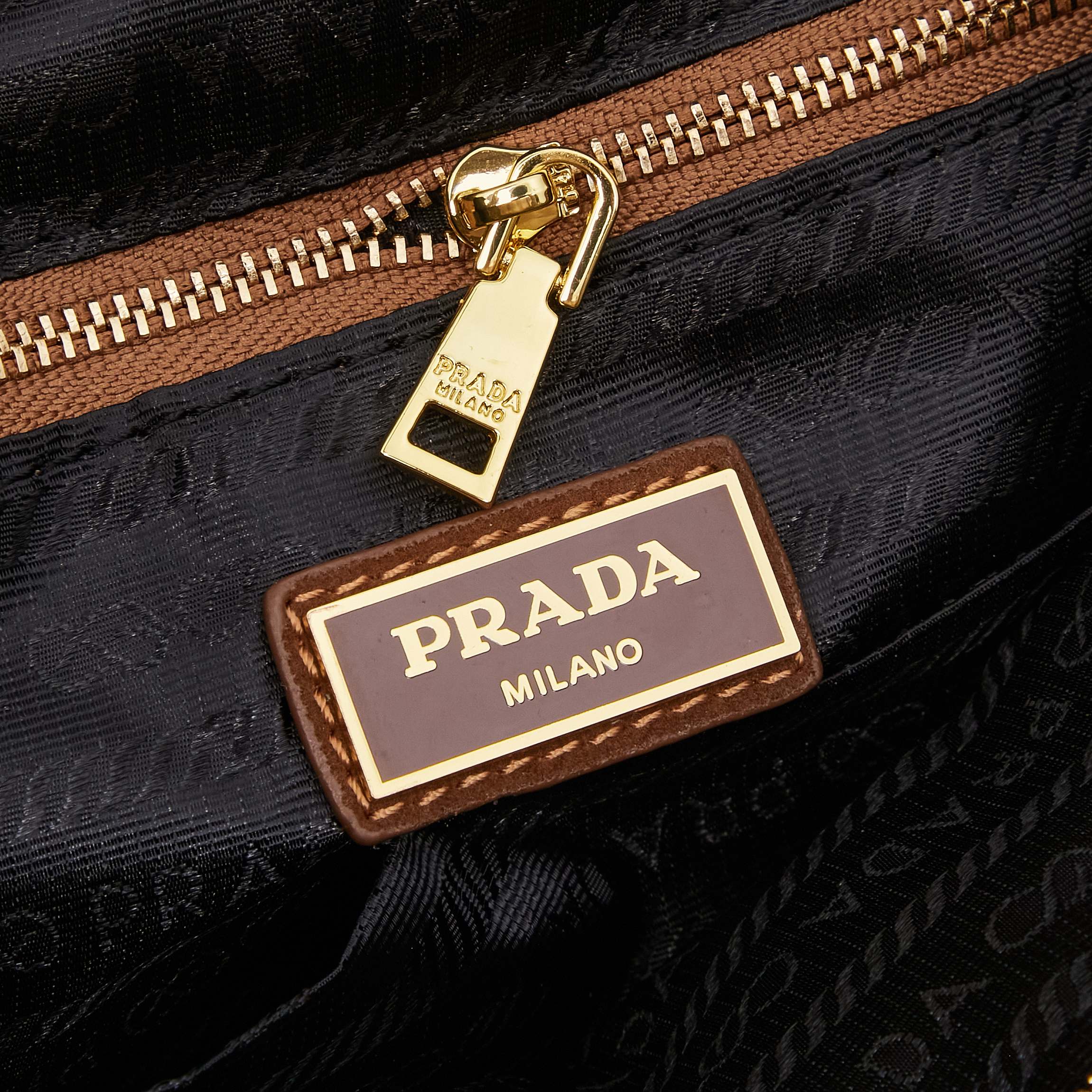 PRADA(プラダ)  肩掛け バッグ 38x30x11cm