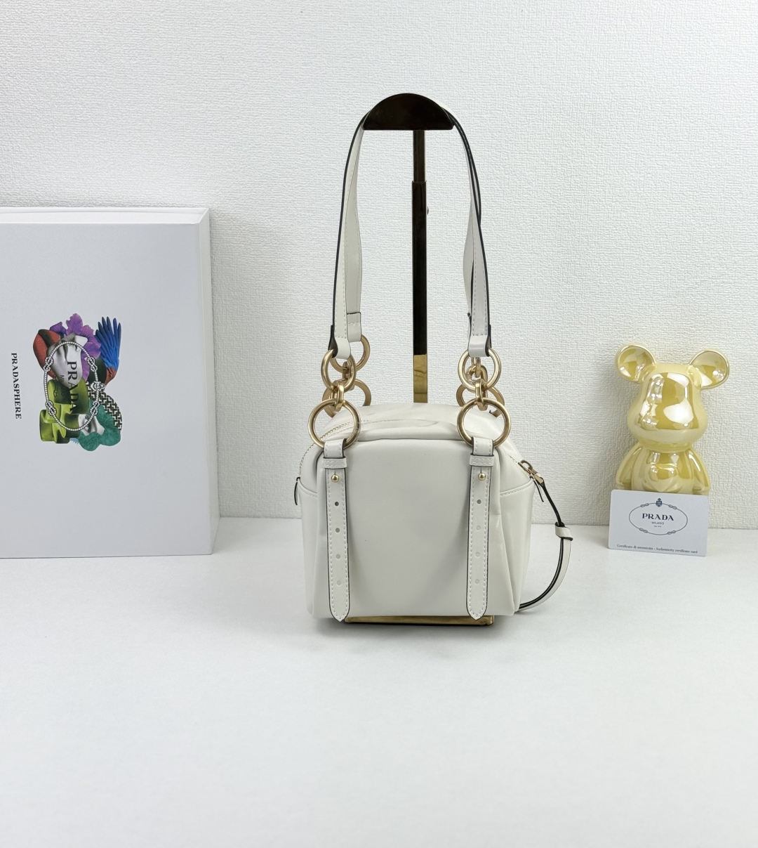 PRADA(プラダ)  肩掛け バッグ 白 15x15cm