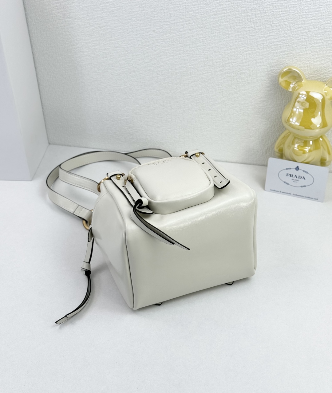 PRADA(プラダ)  肩掛け バッグ 白 15x15cm