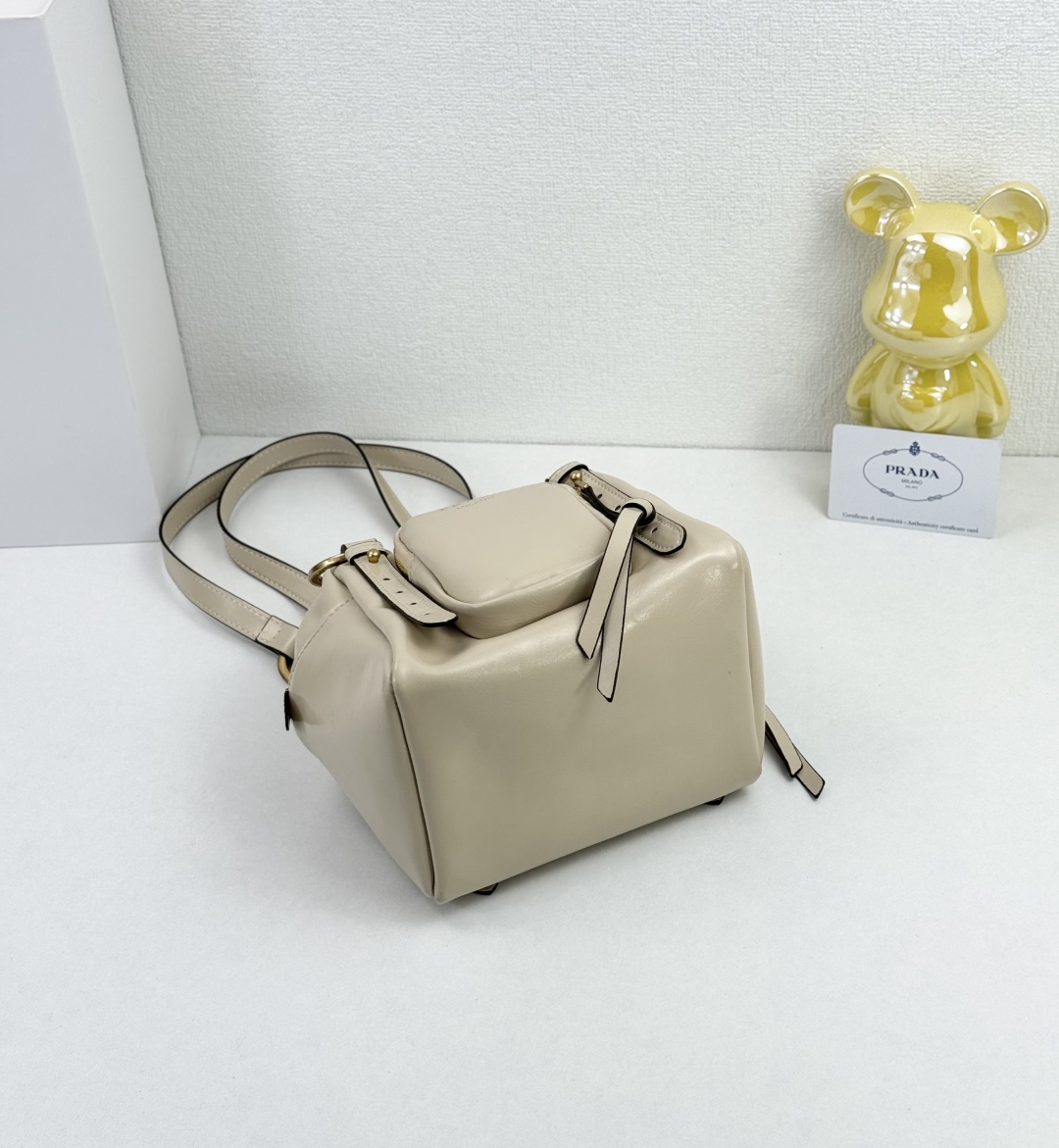 PRADA(プラダ)  肩掛け バッグ 15x15cm