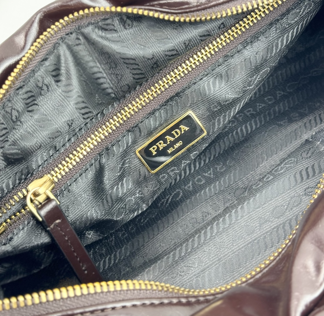 PRADA(プラダ)  肩掛け バッグ 30x14cm