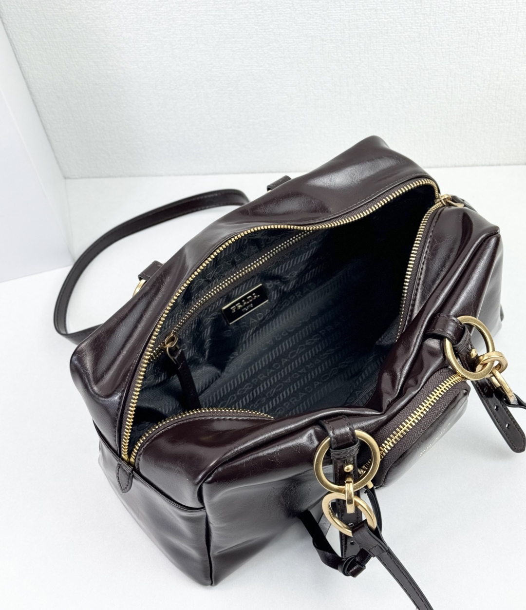 PRADA(プラダ)  肩掛け バッグ 30x14cm