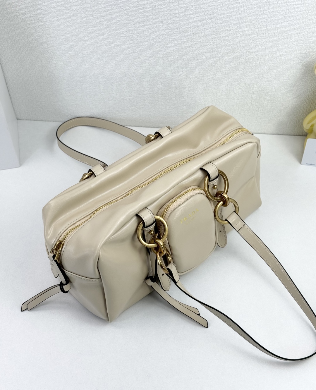 PRADA(プラダ)  肩掛け バッグ 30x14cm