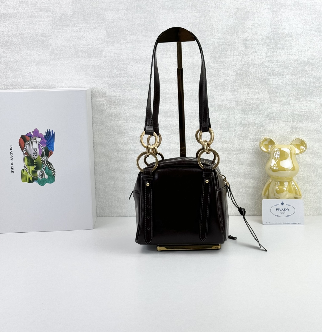 PRADA(プラダ)  肩掛け バッグ 15x15cm