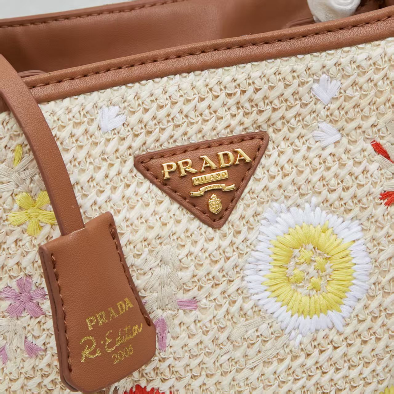 PRADA(プラダ)  新作 手提げ  バッグ 18x18x10cm