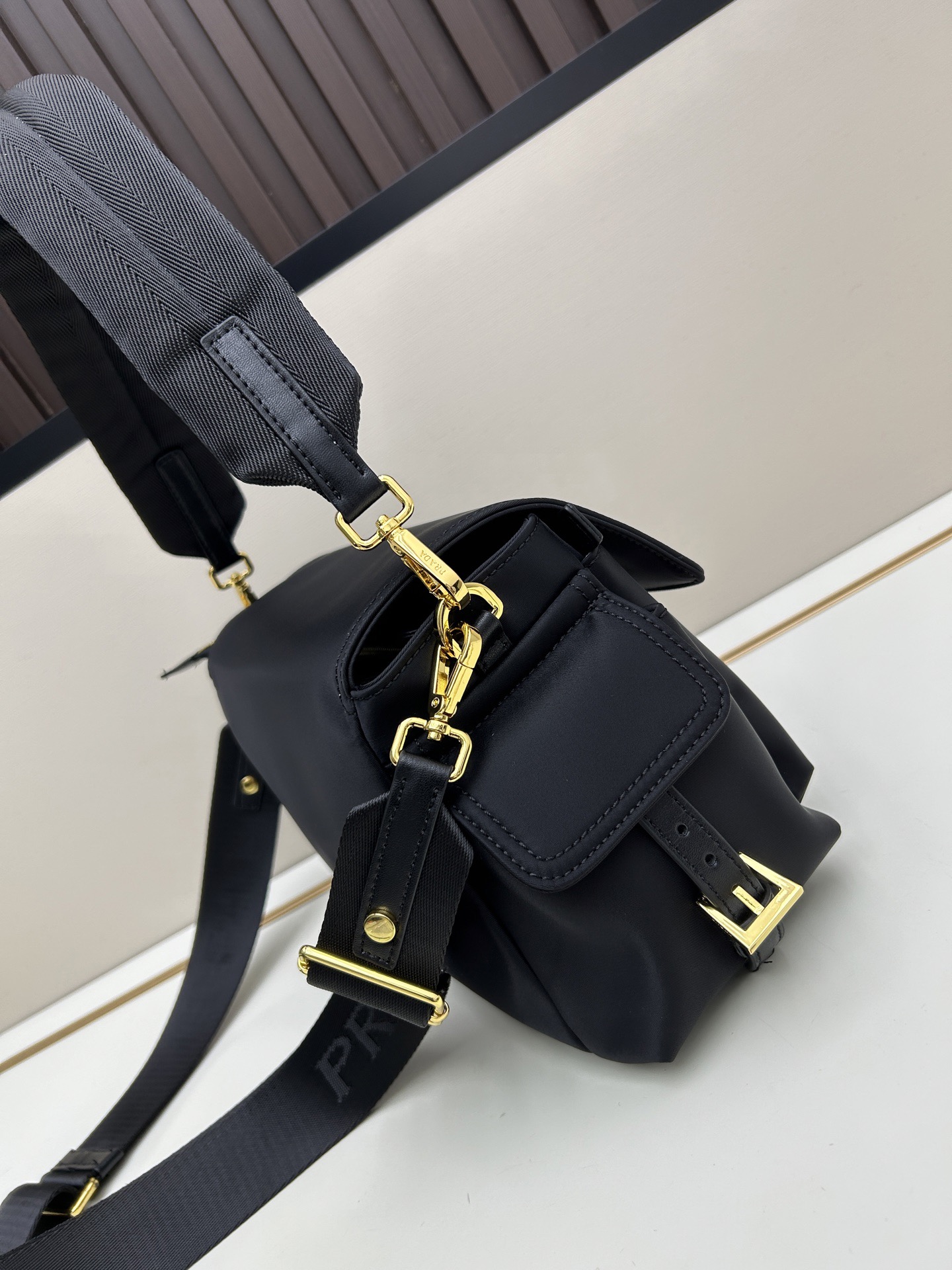 PRADA(プラダ)  肩掛け バッグ ナイロン 30x14x10cm