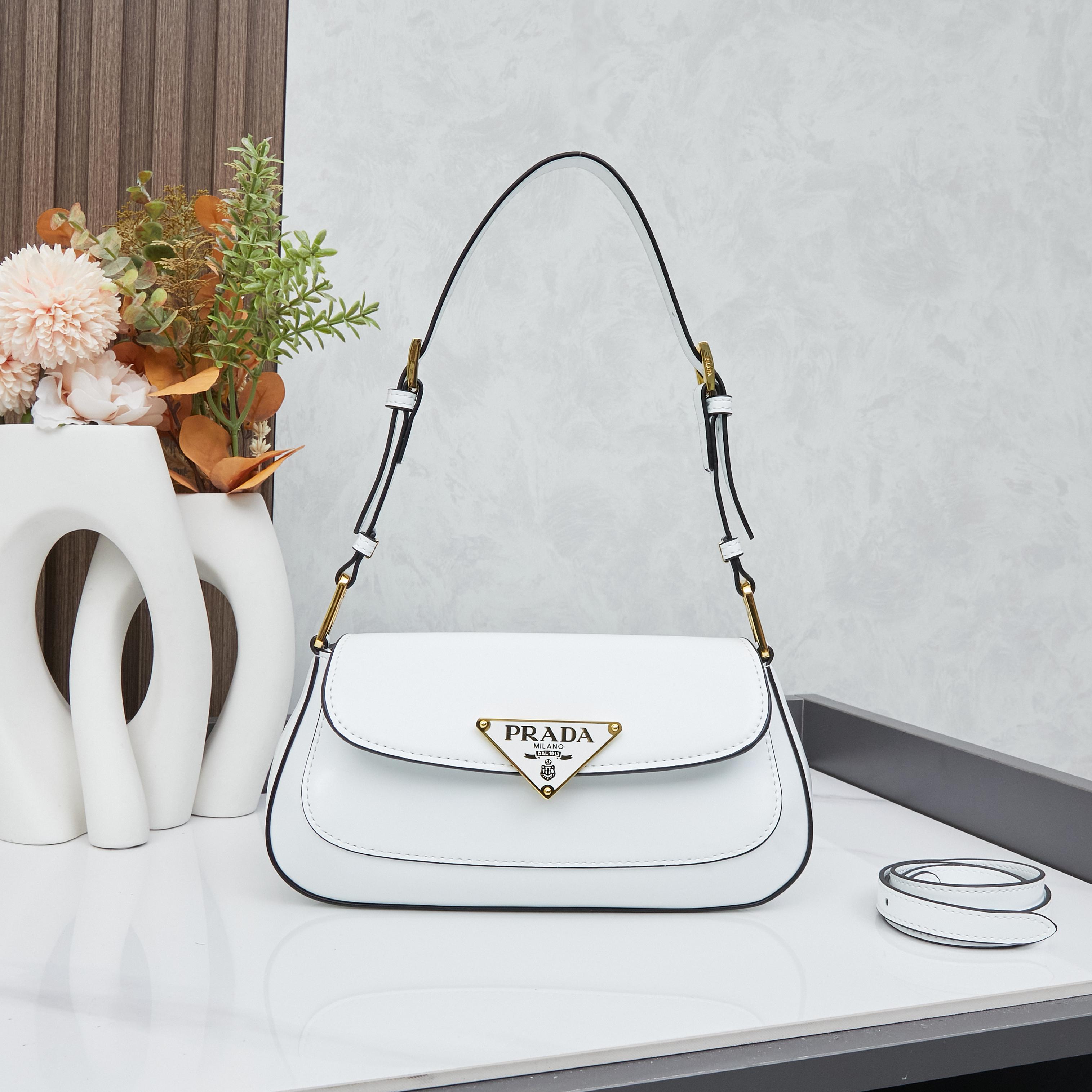 PRADA(プラダ)  ショルダー  バッグ 24x12x4cm