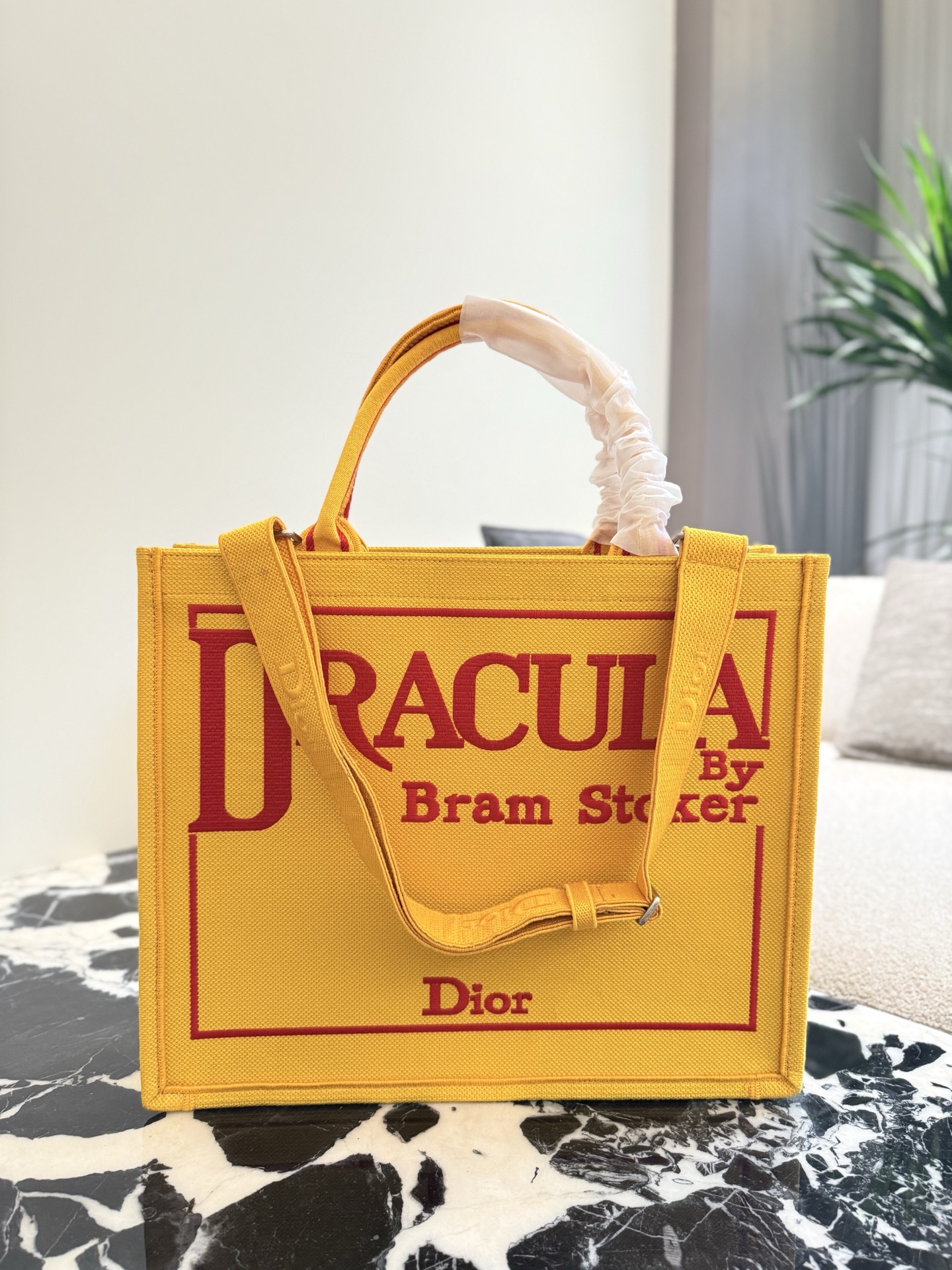 ディオール(Dior)  CD Booktote 2025 新作 バッグ