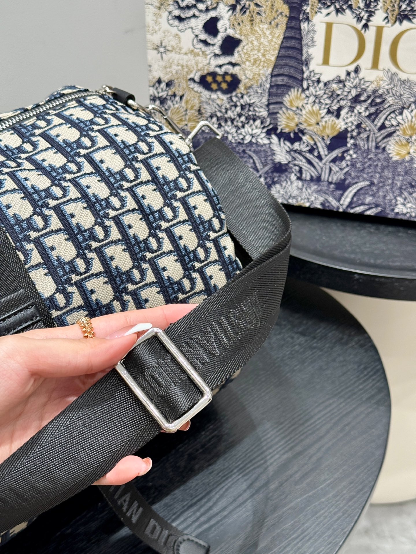 ディオール(Dior)  CD 旅行 バッグ 50x25cm