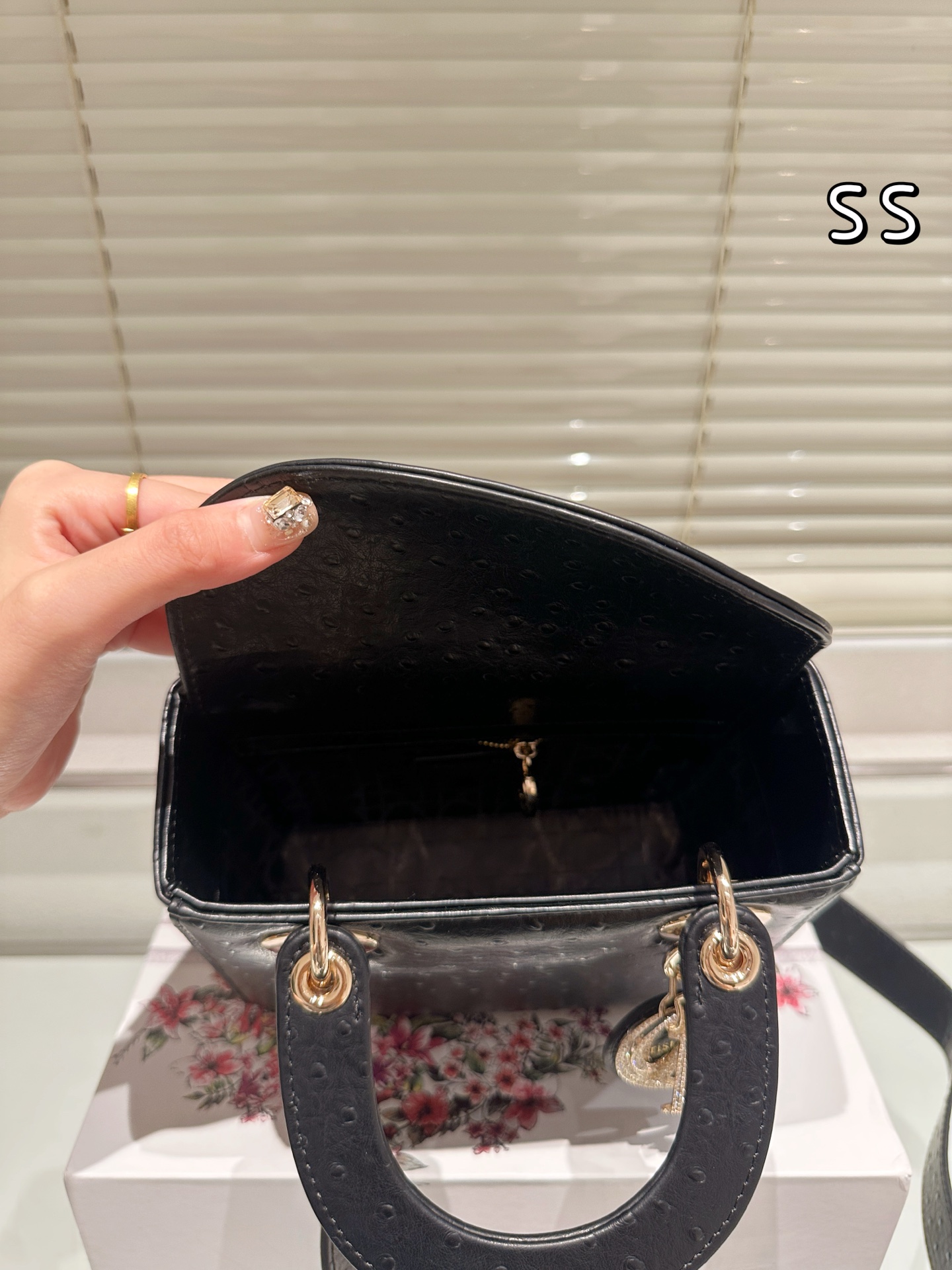 ディオール(Dior)  CD Lady  ダチョウ バッグ 20cm