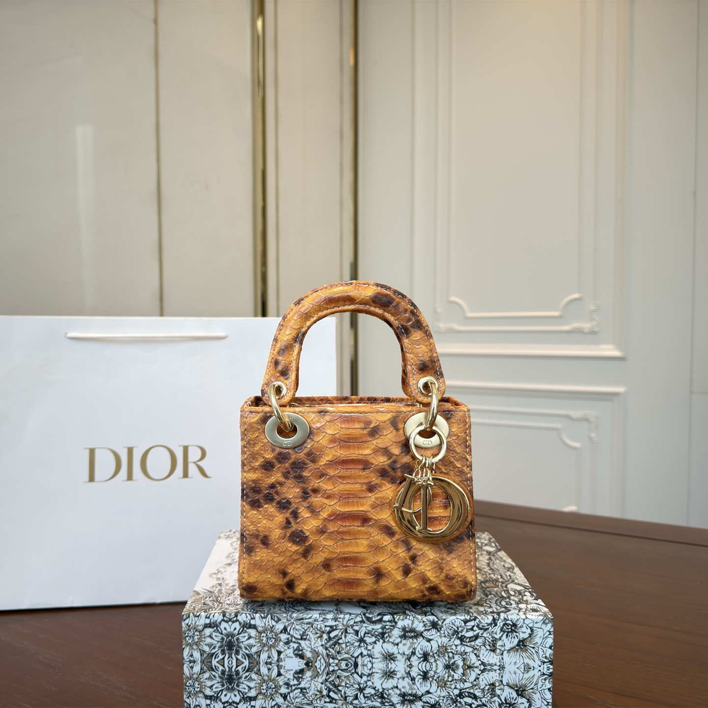 ディオール(Dior)  CD Lady  クロコ バッグ 17cm