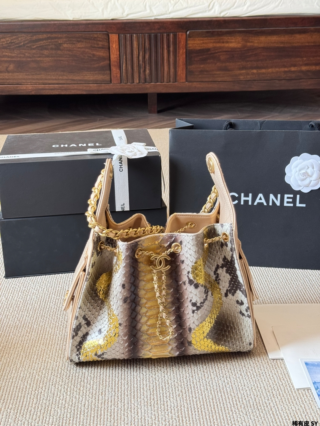 シャネル(Chanel) 新作 25S クロコ チェーン バッグ 25x20cm